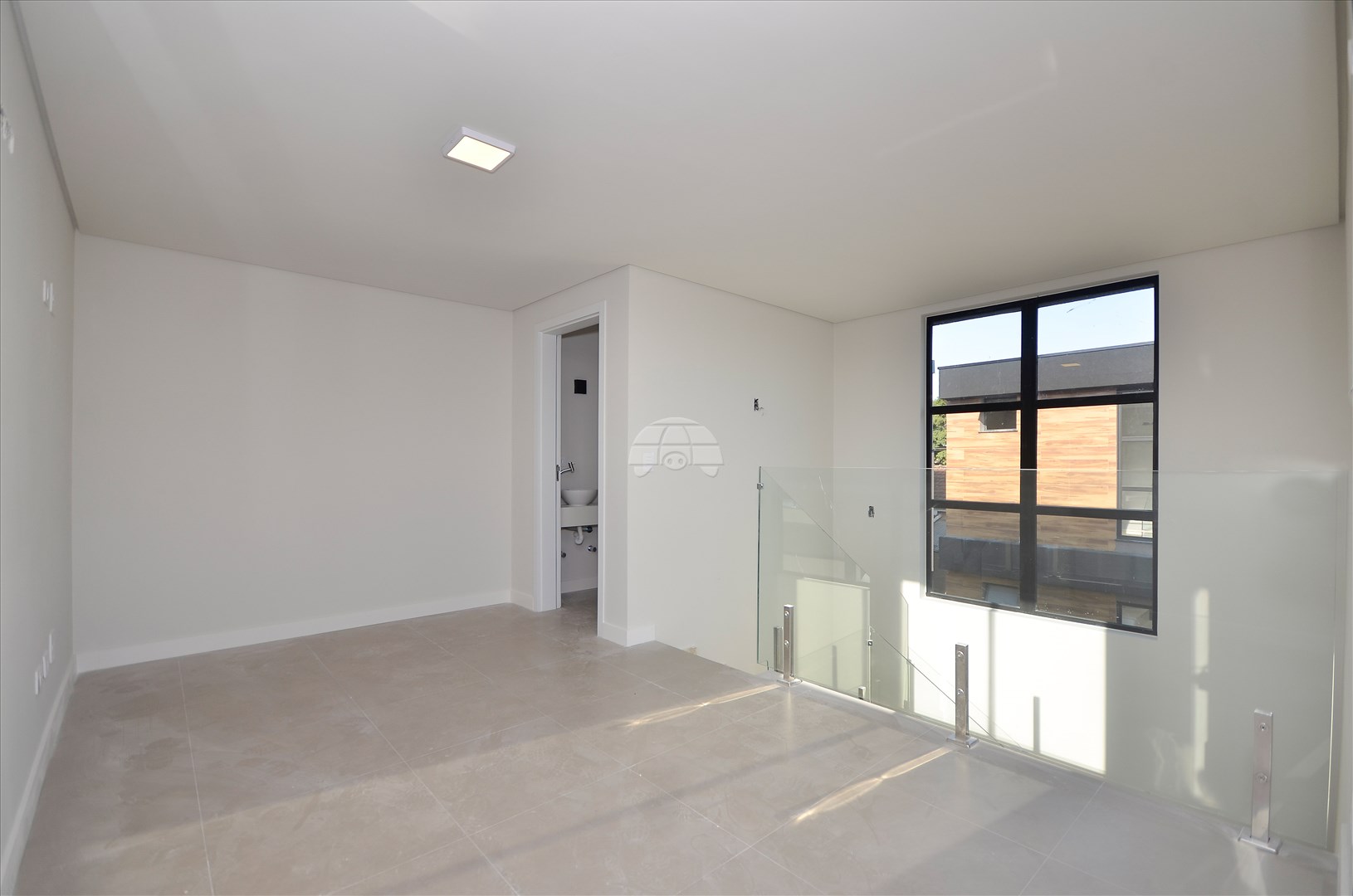 Casa para alugar em Mercês, Curitiba — Imobiliária Razão