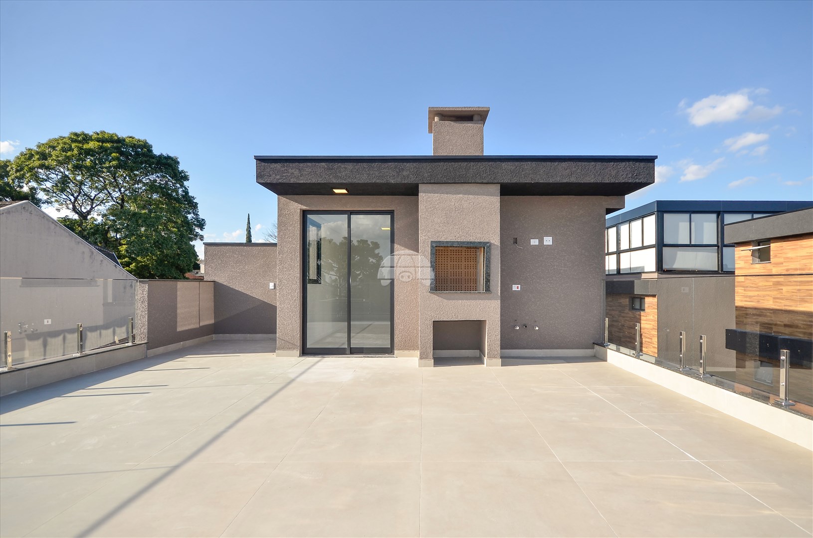 Casa para alugar em Mercês, Curitiba — Imobiliária Razão