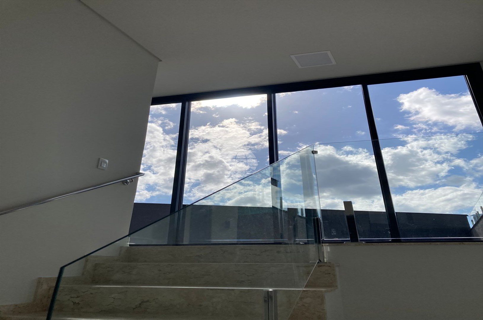Casa para alugar em Mercês, Curitiba — Imobiliária Razão