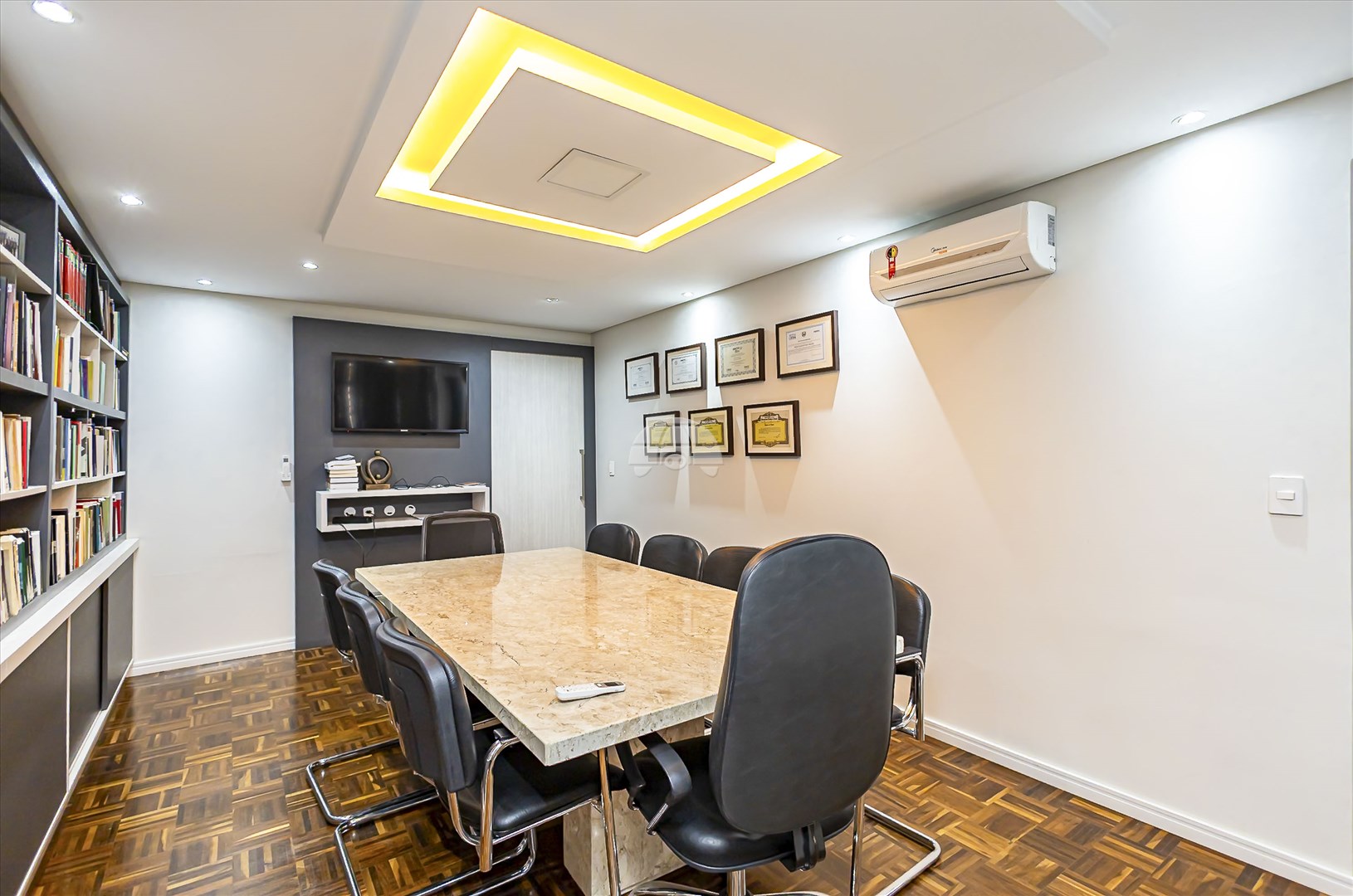 Sala/Conjunto Comercial à venda em Centro, Curitiba — Portal Chave Fácil