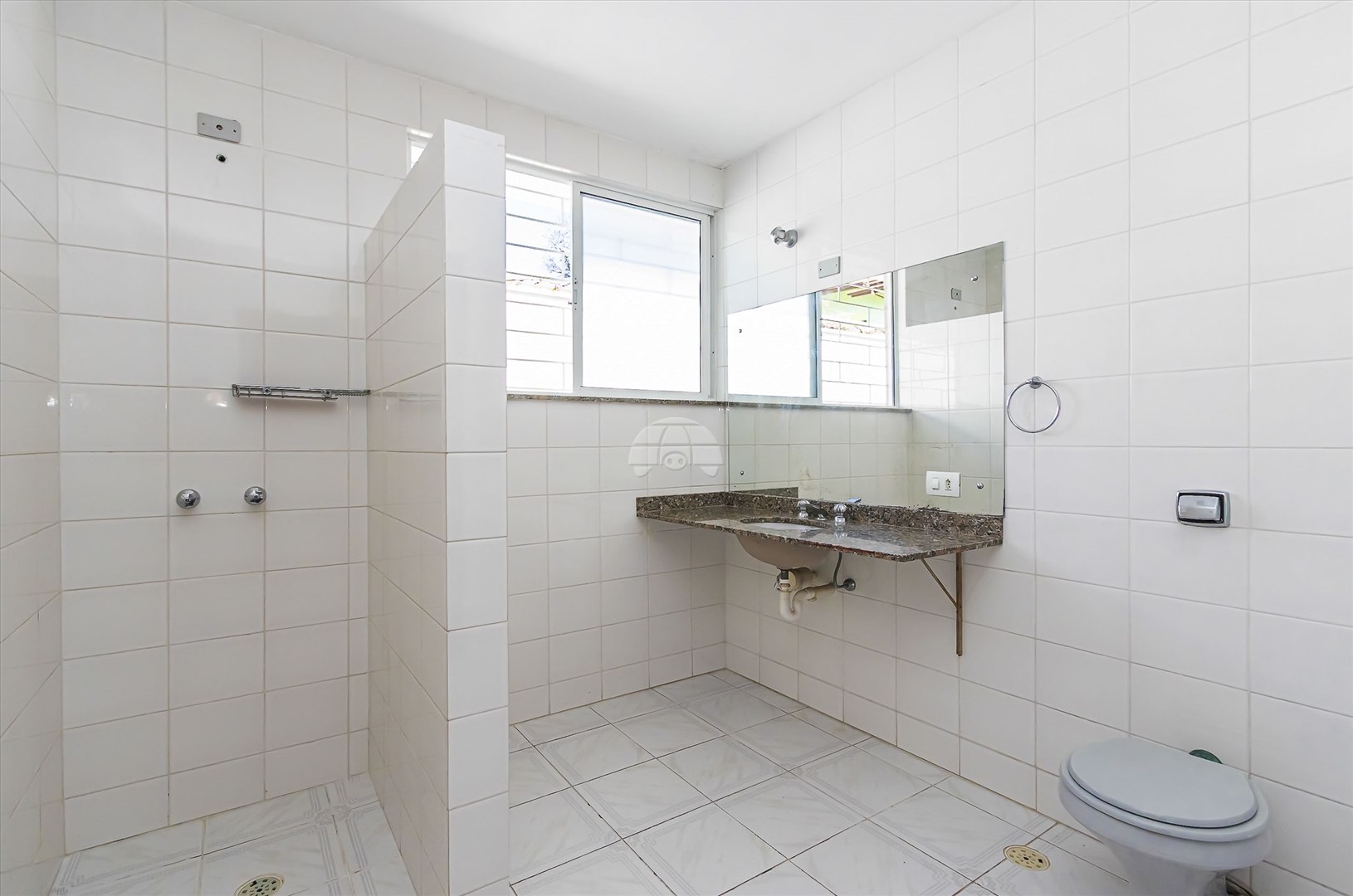 Casa à venda em Jardim Social, Curitiba — Imobiliária Andrade