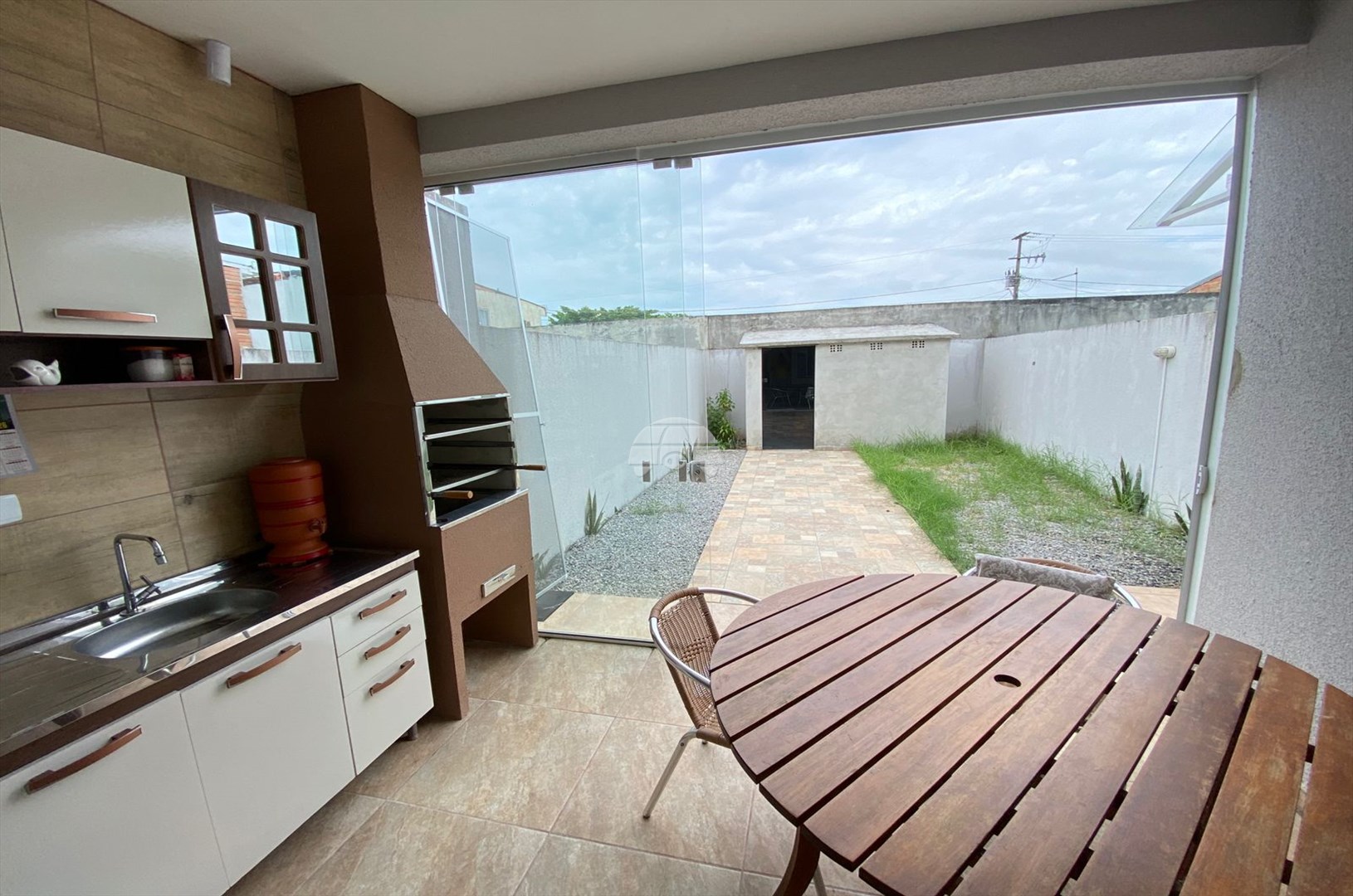 Casa à venda em Praia De Leste, Pontal do Paraná — MAFI ADMINISTRADORA DE IMOVEIS LTDA