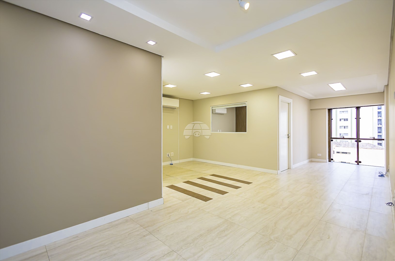 Sala/Conjunto Comercial à venda em Centro, Curitiba — Portal Chave Fácil