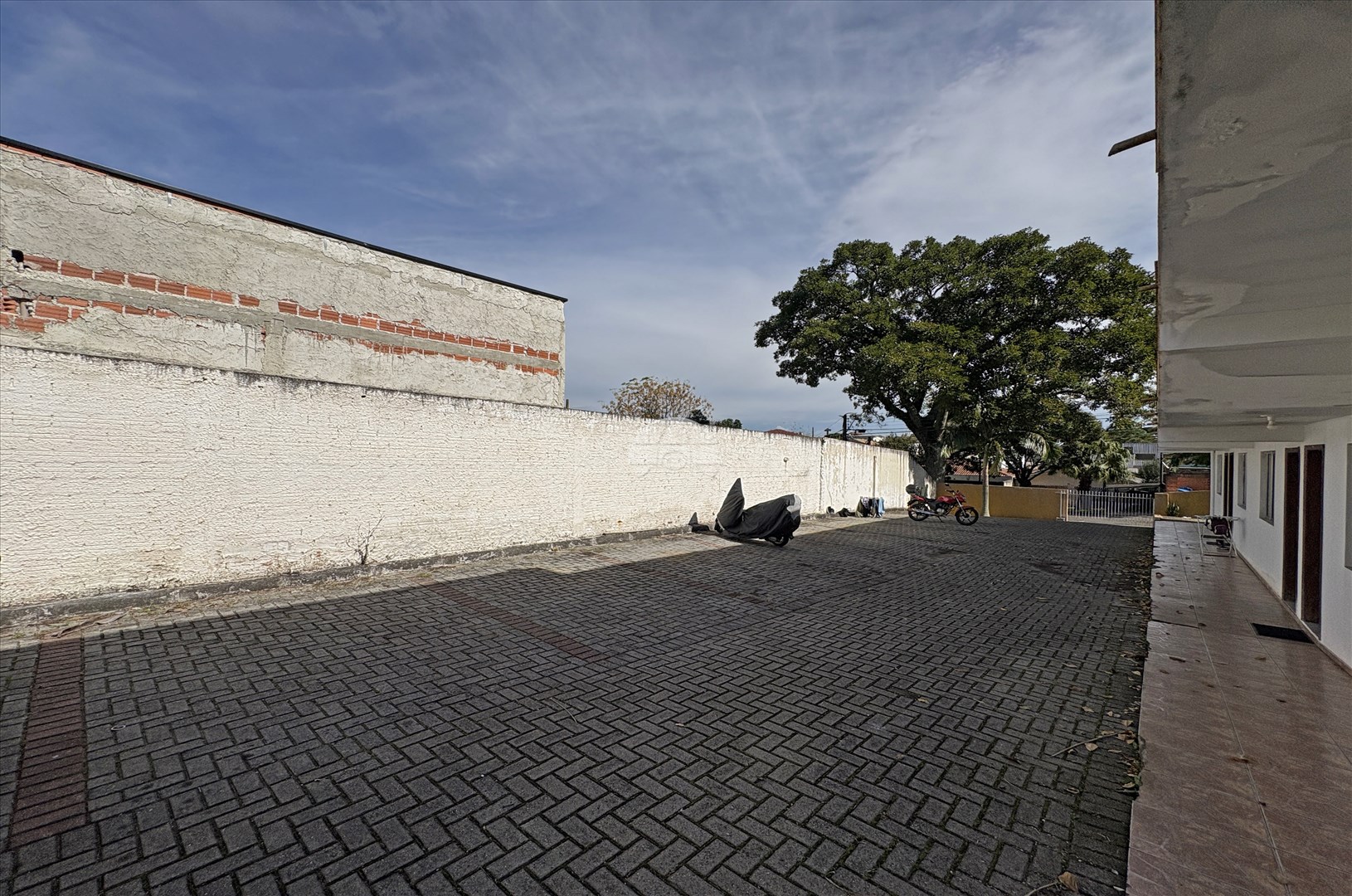 Apartamento para alugar em Novo Mundo, Curitiba — GOMES CONSULTOR IMOBILIARIO LTDA.