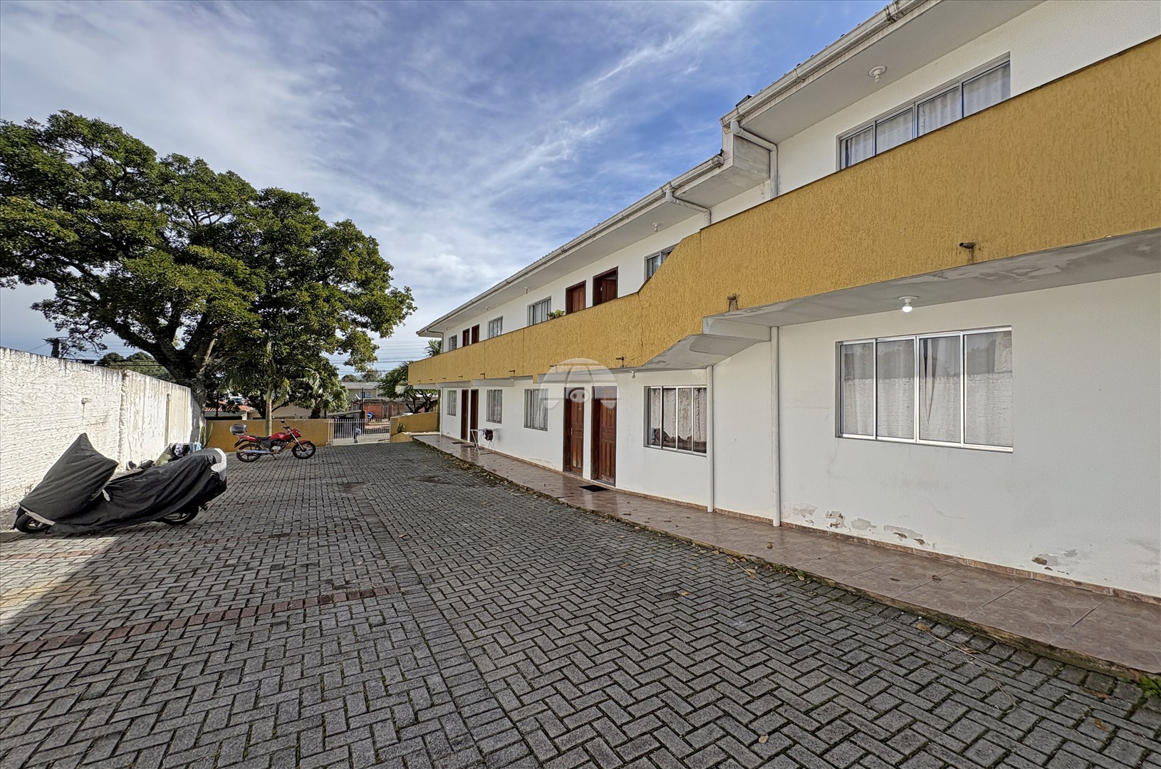 Apartamento para alugar em Novo Mundo, Curitiba — GOMES CONSULTOR IMOBILIARIO LTDA.