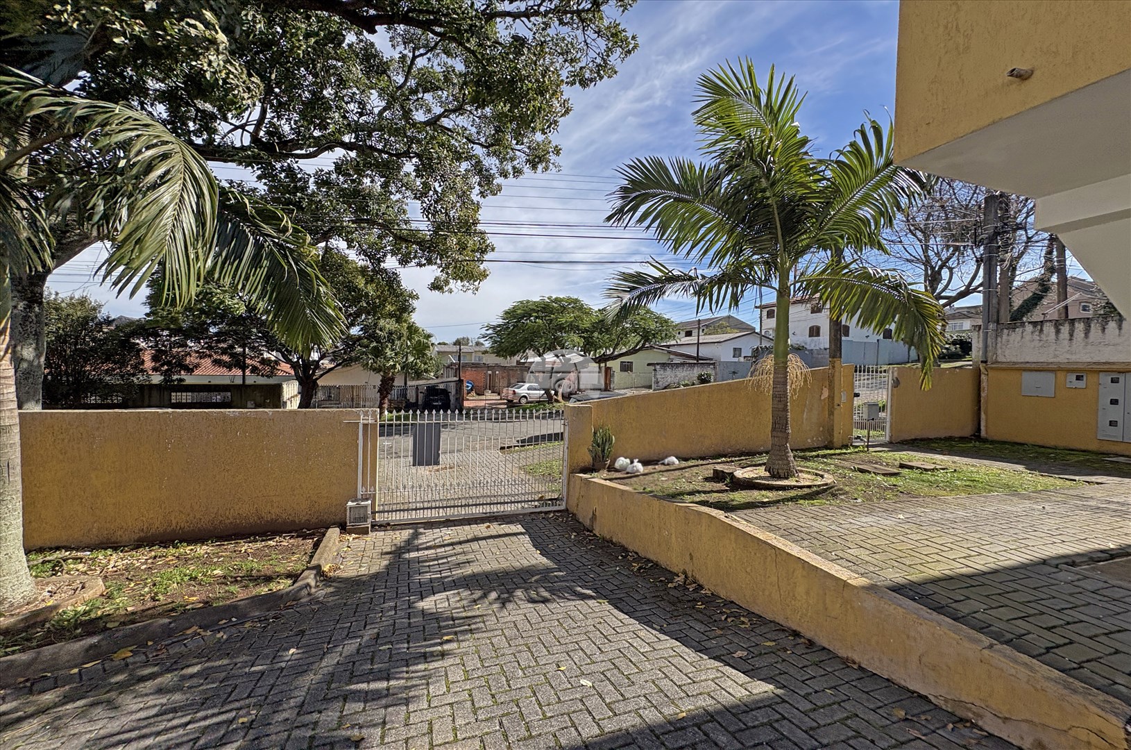 Apartamento para alugar em Novo Mundo, Curitiba — GOMES CONSULTOR IMOBILIARIO LTDA.
