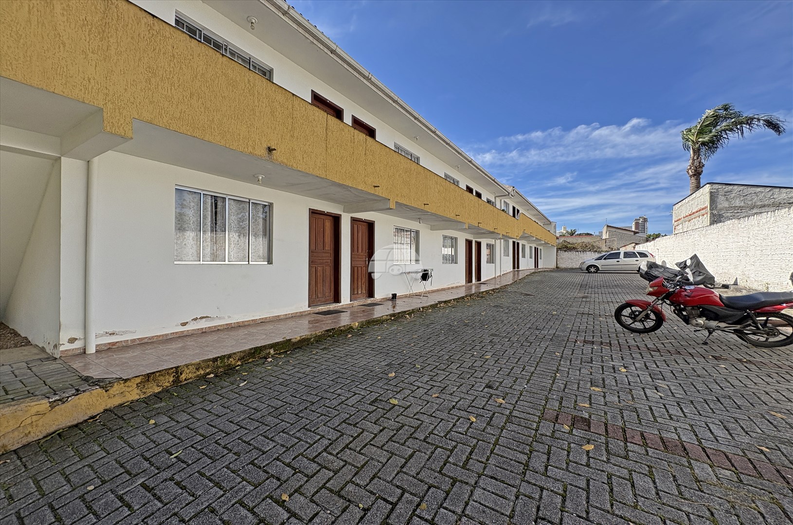 Apartamento para alugar em Novo Mundo, Curitiba — GOMES CONSULTOR IMOBILIARIO LTDA.