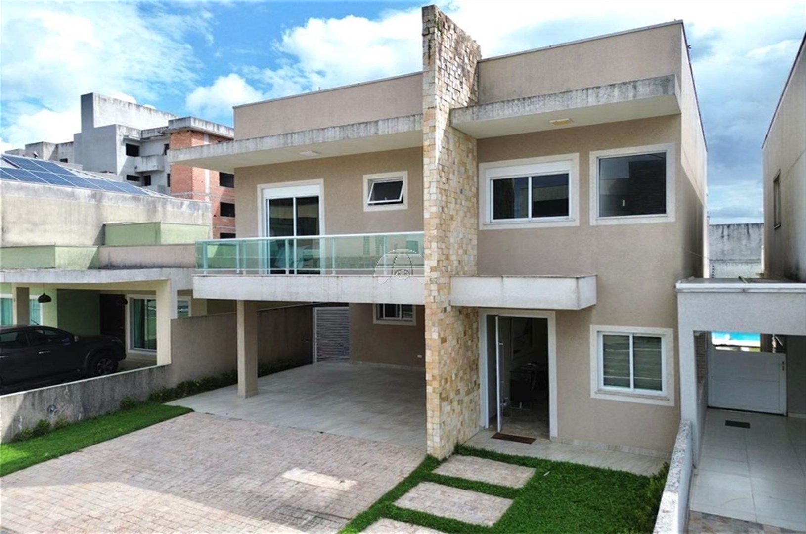 Sobrado à venda em Costa Azul, Matinhos — Portal Chave Fácil