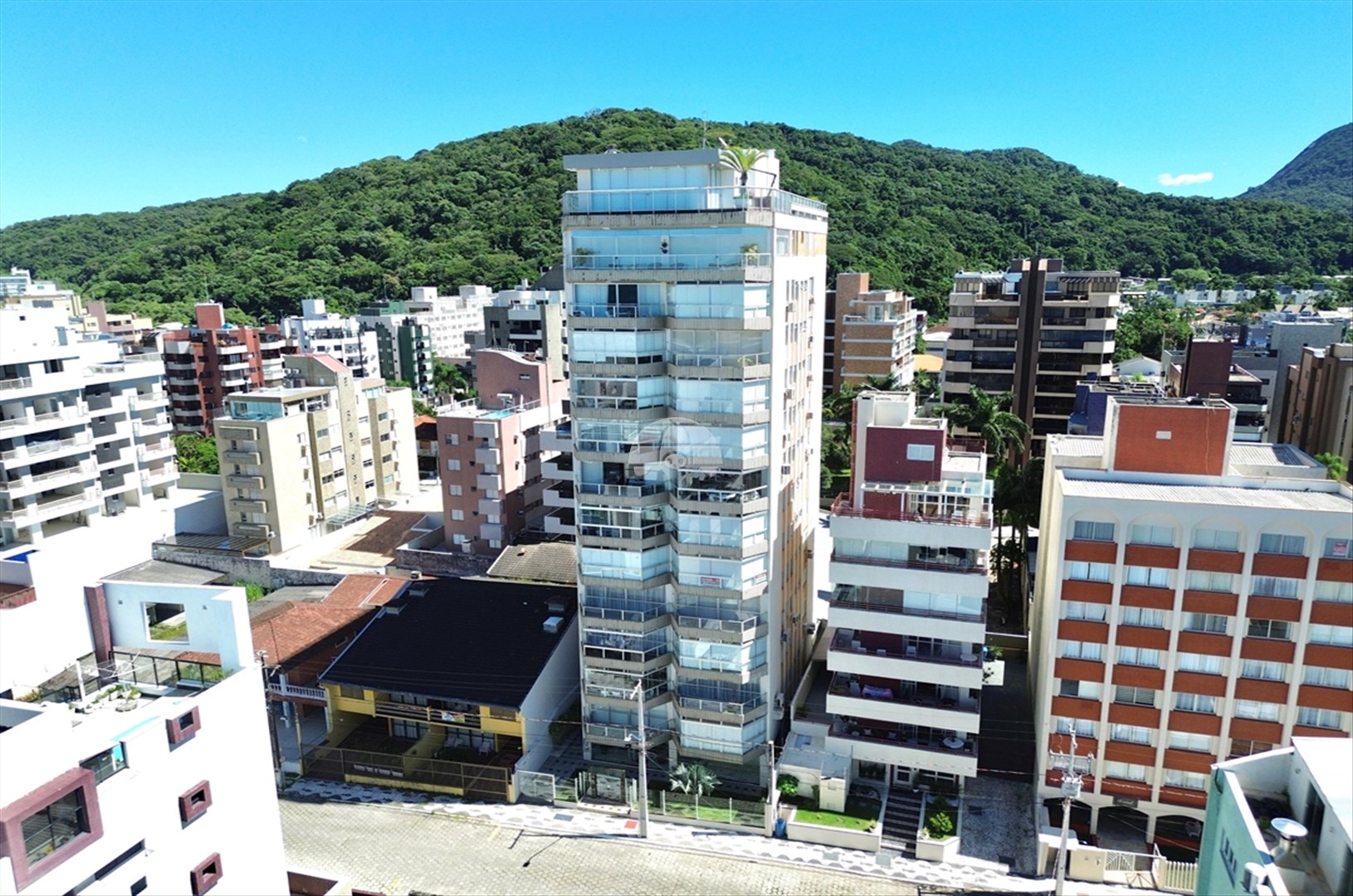 Apartamento à venda em Caioba, Matinhos — Portal Chave Fácil