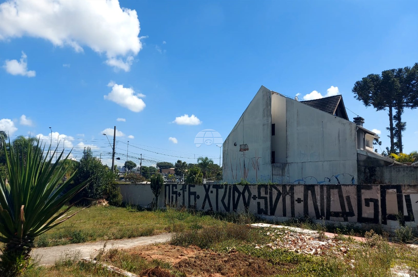 Terreno/Área à venda em Guabirotuba, Curitiba — Imobiliária Razão