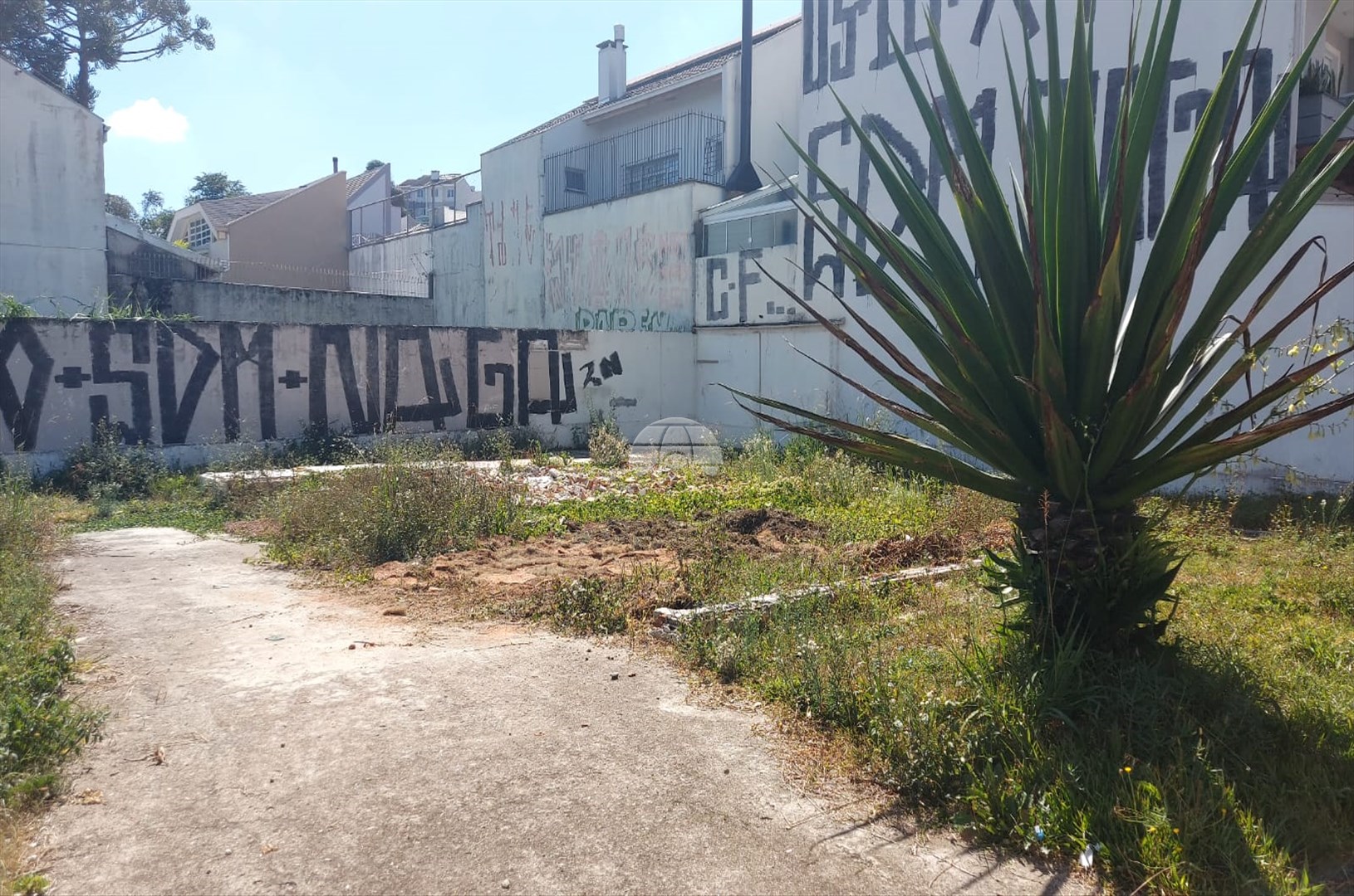 Terreno/Área à venda em Guabirotuba, Curitiba — Imobiliária Razão