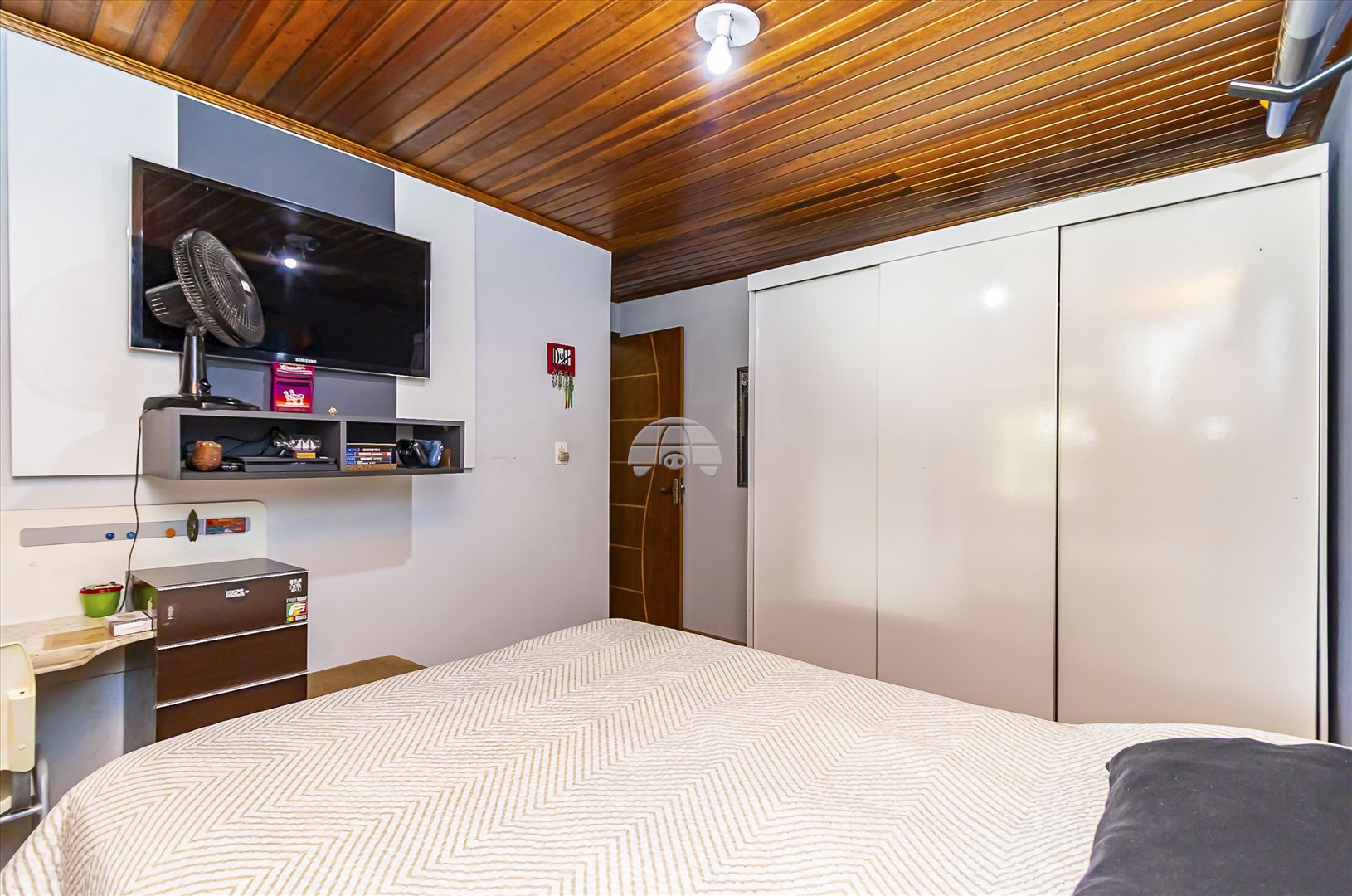 Casa à venda em Cajuru, Curitiba — GOMES CONSULTOR IMOBILIARIO LTDA.