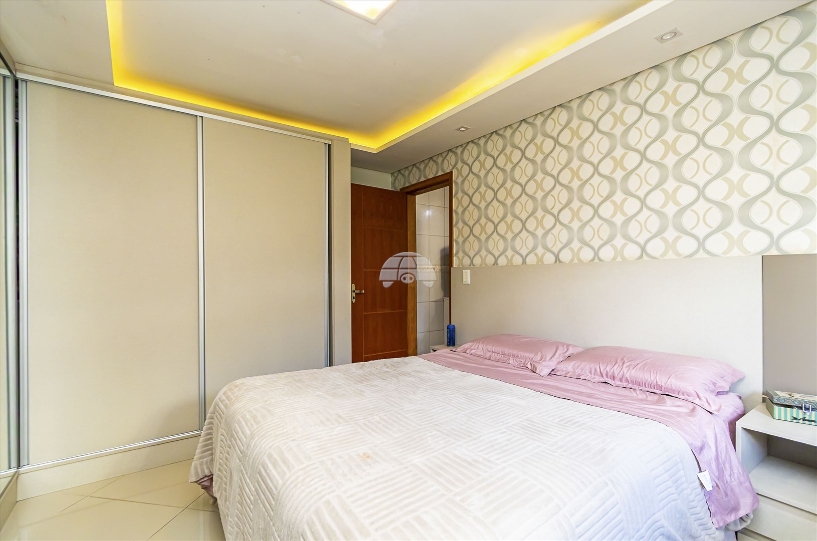 Casa à venda em Cajuru, Curitiba — GOMES CONSULTOR IMOBILIARIO LTDA.
