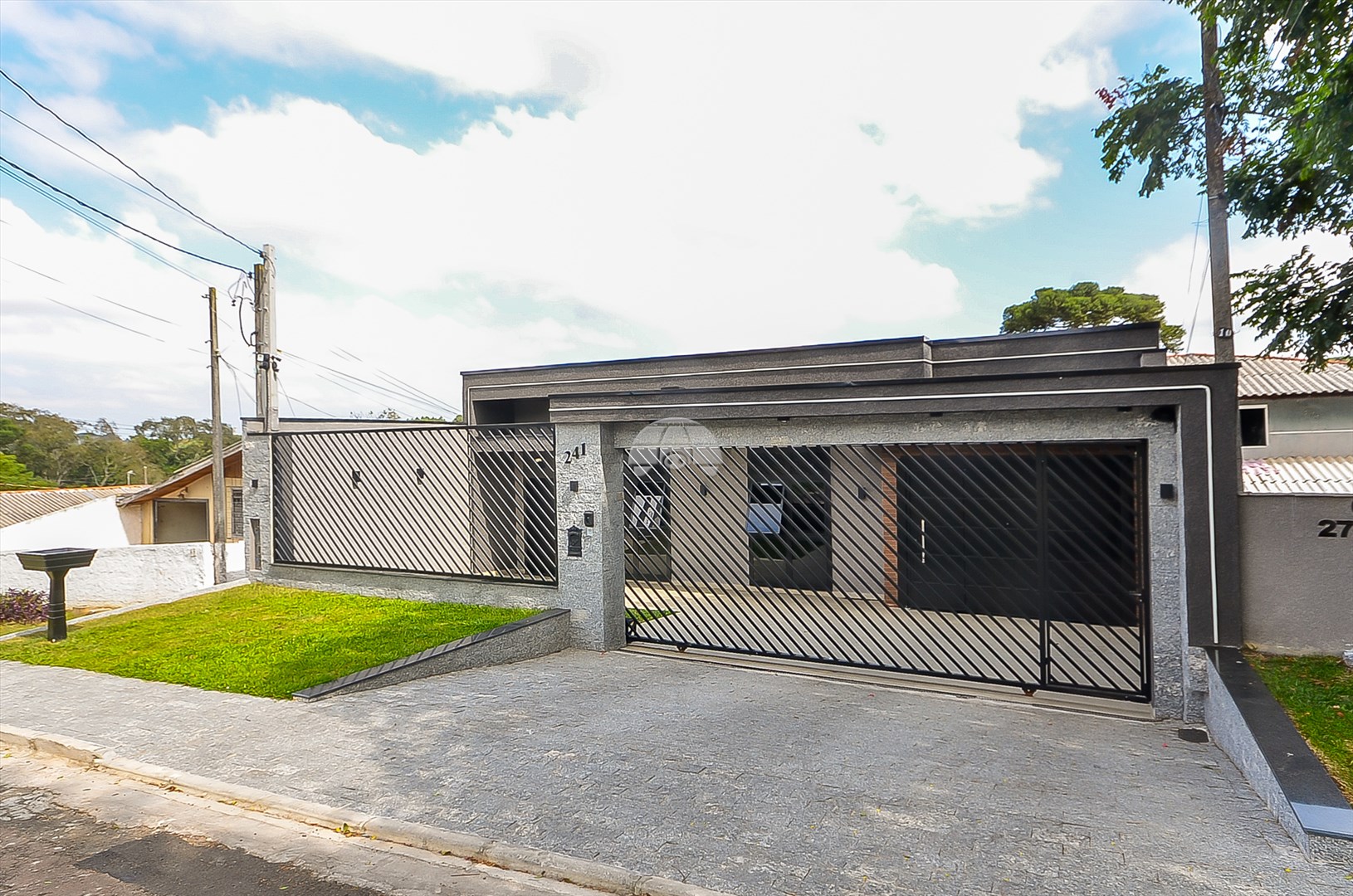 Casa à venda em Cachoeira, Curitiba — Portal Chave Fácil