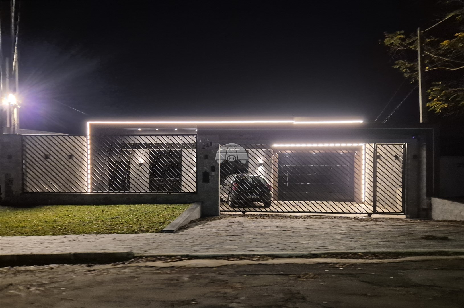Casa à venda em Cachoeira, Curitiba — Portal Chave Fácil