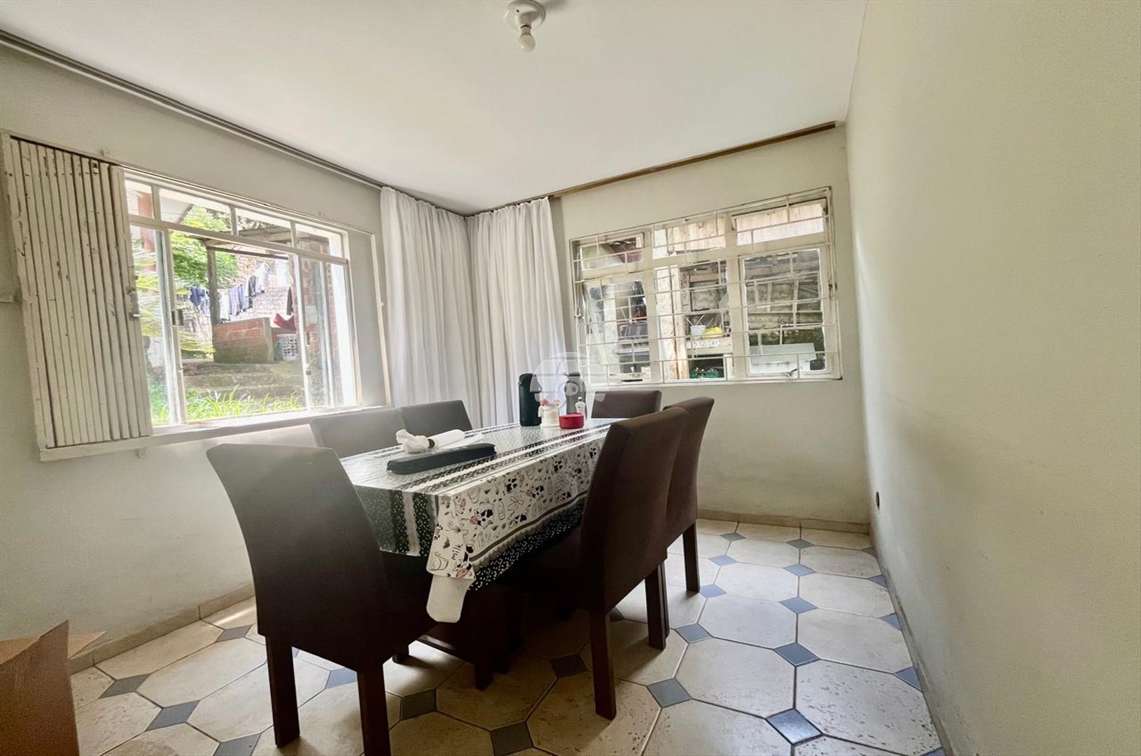 Casa à venda em Cachoeira, Curitiba — Portal Chave Fácil