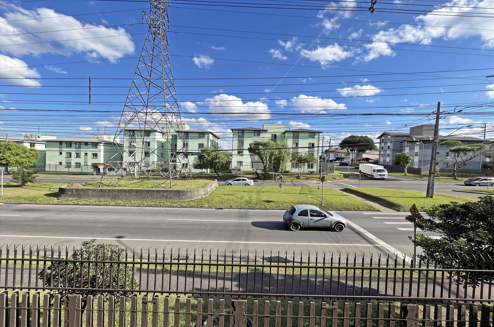 Apartamento para alugar em Sítio Cercado, Curitiba — MAFI ADMINISTRADORA DE IMOVEIS LTDA