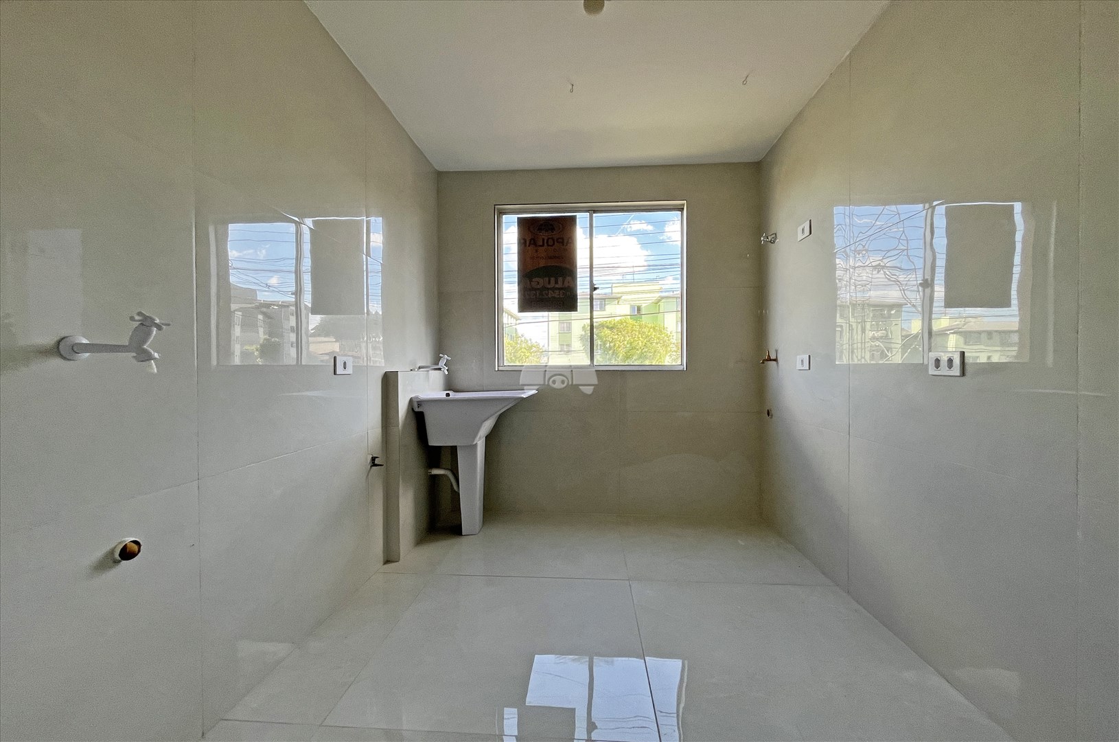 Apartamento para alugar em Sítio Cercado, Curitiba — Portal Chave Fácil