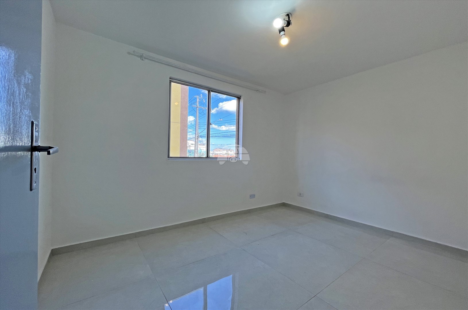 Apartamento para alugar em Sítio Cercado, Curitiba — MAFI ADMINISTRADORA DE IMOVEIS LTDA