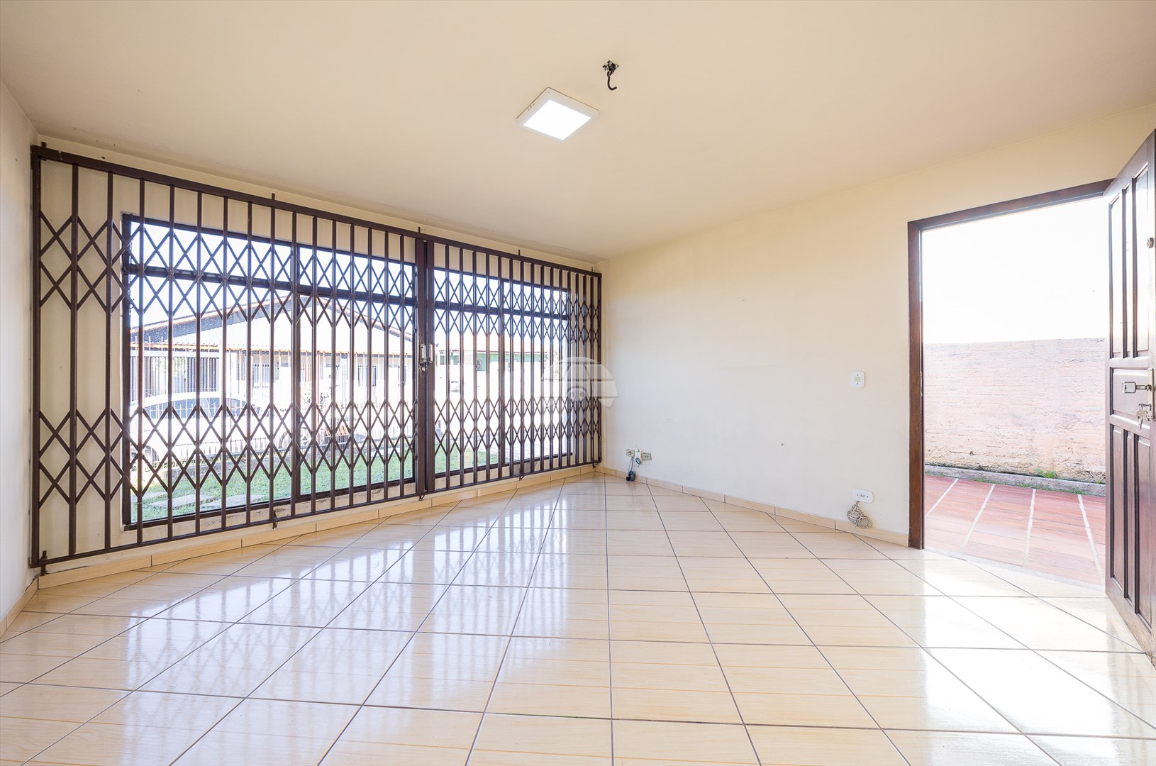 Casa à venda em Olaria, Lapa — Portal Chave Fácil
