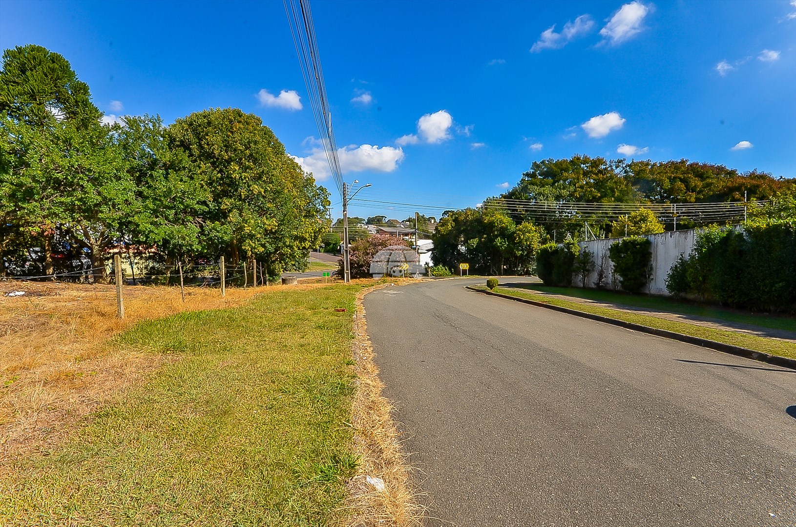 Casa à venda em São Braz, Curitiba — GOMES CONSULTOR IMOBILIARIO LTDA.