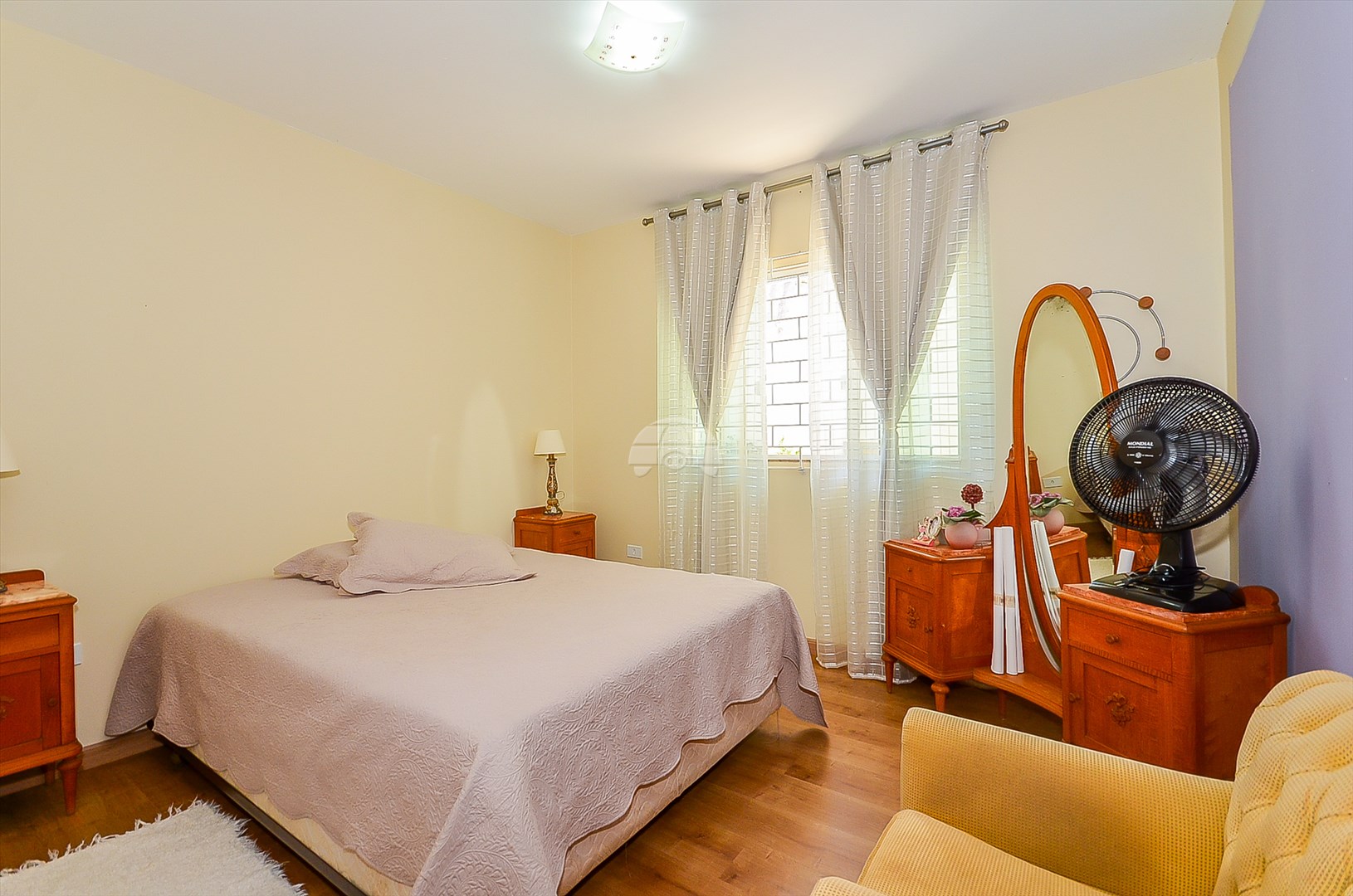 Casa à venda em São Braz, Curitiba — GOMES CONSULTOR IMOBILIARIO LTDA.