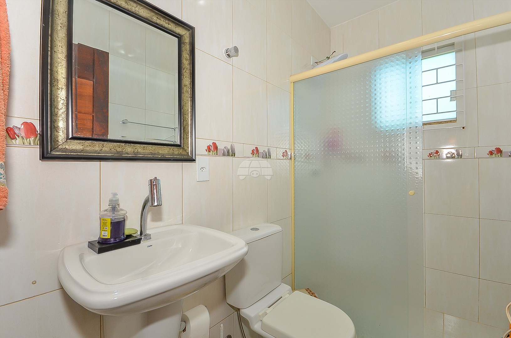 Casa à venda em São Braz, Curitiba — GOMES CONSULTOR IMOBILIARIO LTDA.