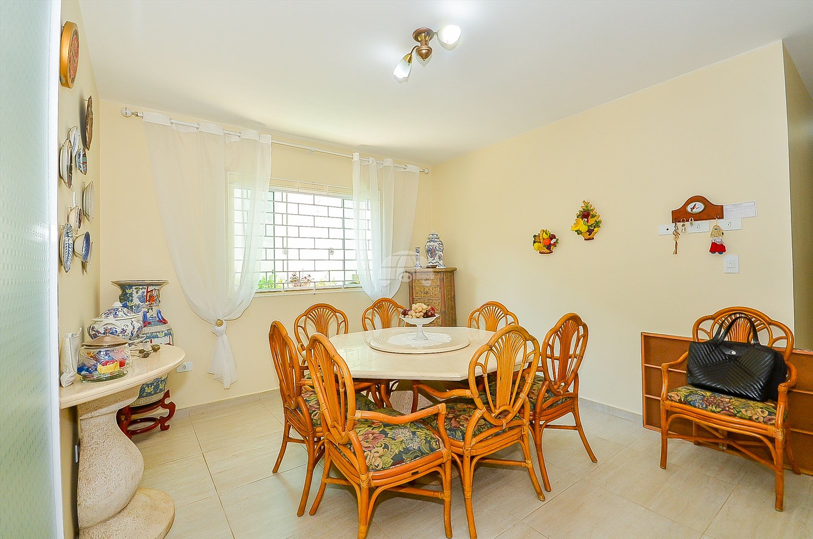 Casa à venda em São Braz, Curitiba — GOMES CONSULTOR IMOBILIARIO LTDA.