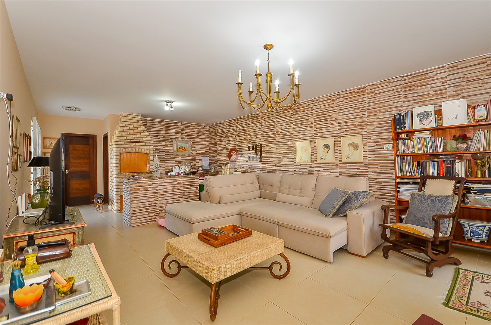 Casa à venda em São Braz, Curitiba — GOMES CONSULTOR IMOBILIARIO LTDA.