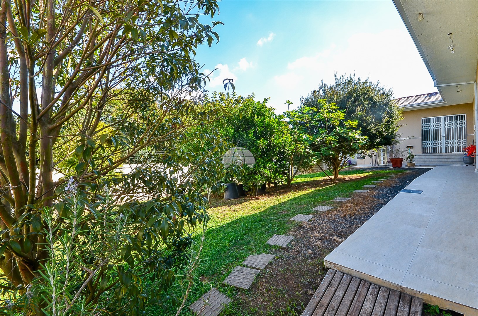 Casa à venda em São Braz, Curitiba — GOMES CONSULTOR IMOBILIARIO LTDA.