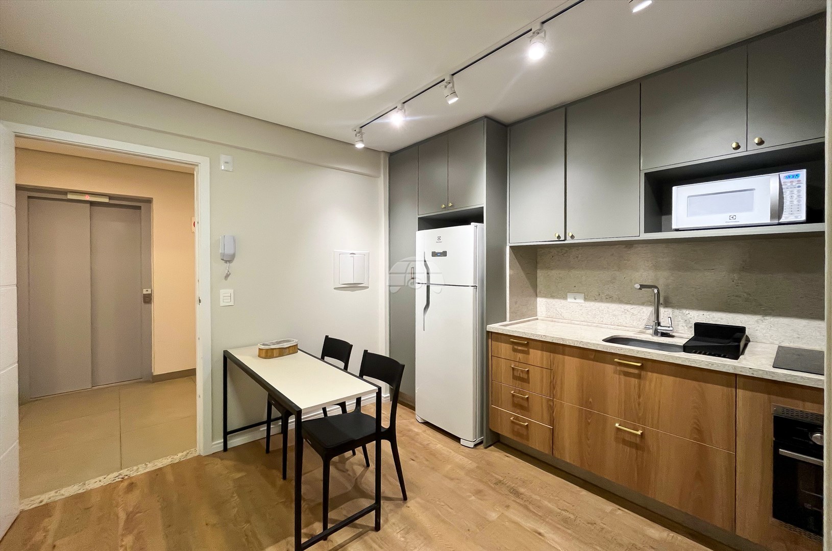 Apartamento à venda em Centro, Curitiba — TESTE 12342