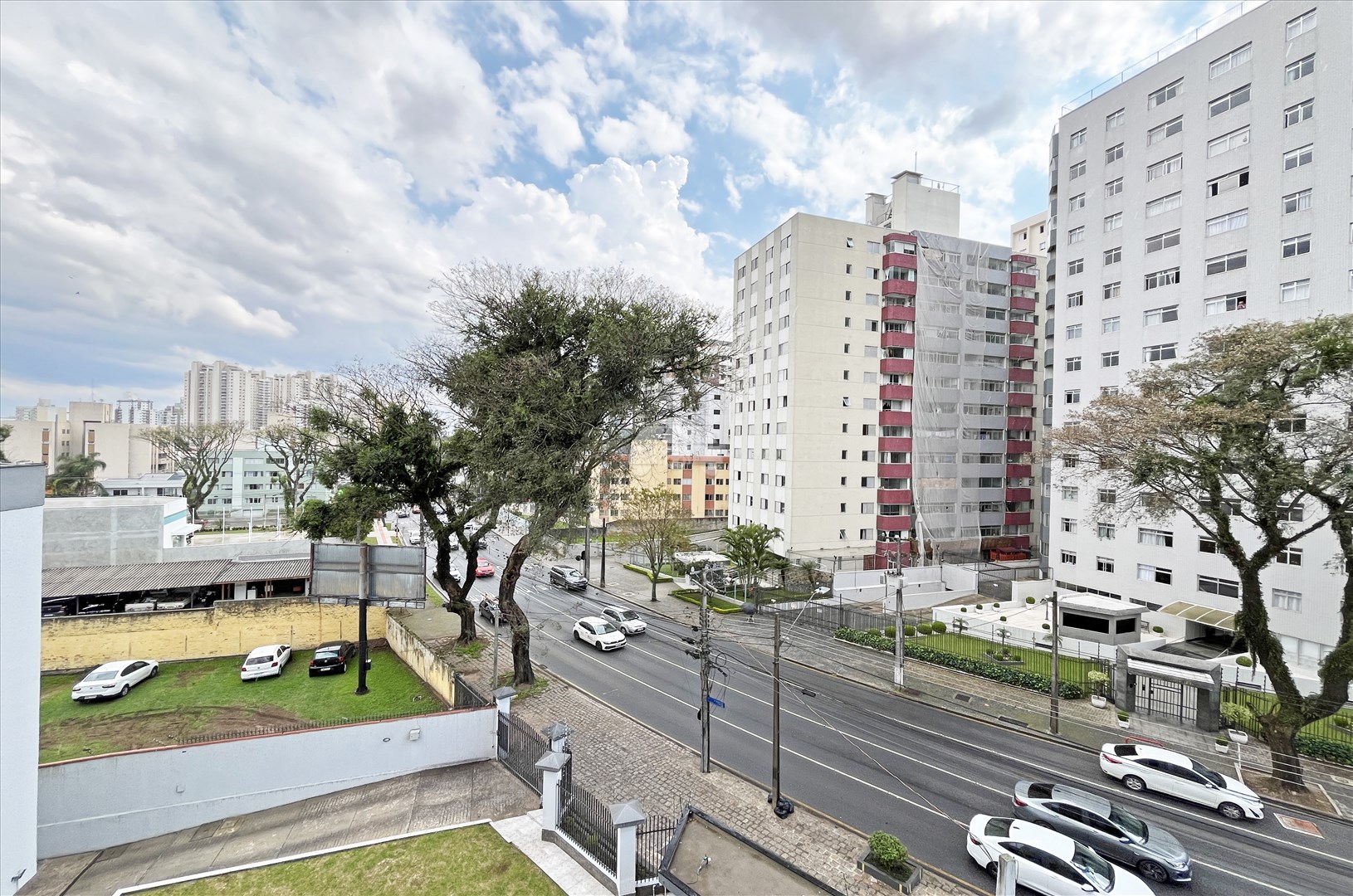 Apartamento para alugar em Água Verde, Curitiba — Portal Chave Fácil