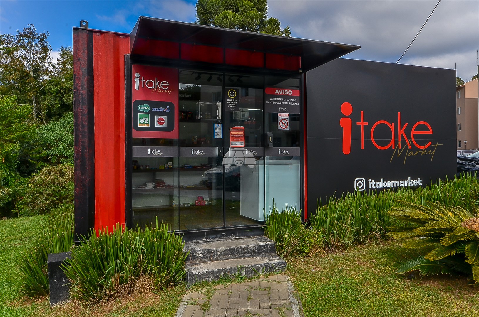 Apartamento à venda em Santa Cândida, Curitiba — GOMES CONSULTOR IMOBILIARIO LTDA.