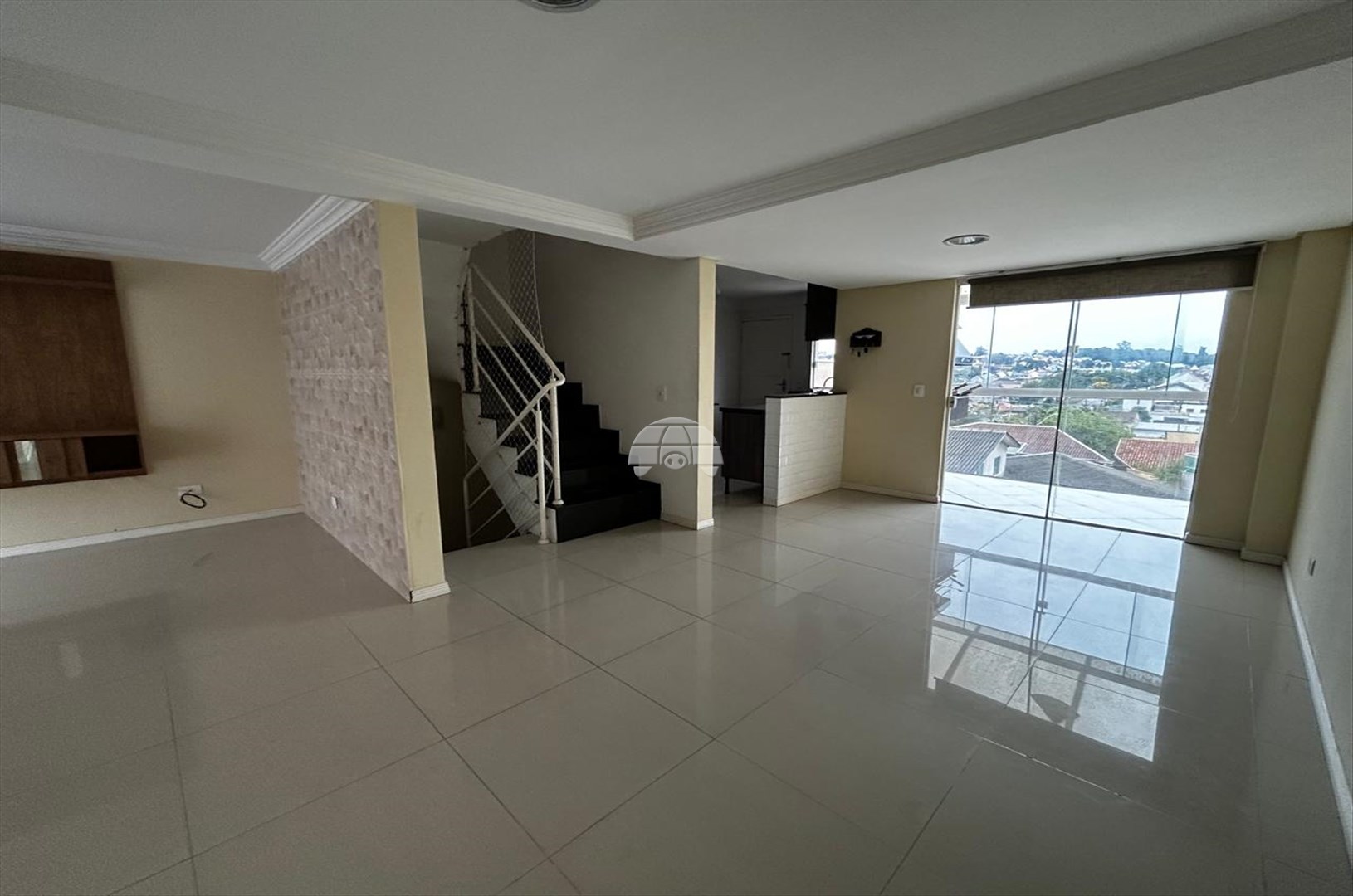 Sobrado à venda em Barreirinha, Curitiba — Portal Chave Fácil
