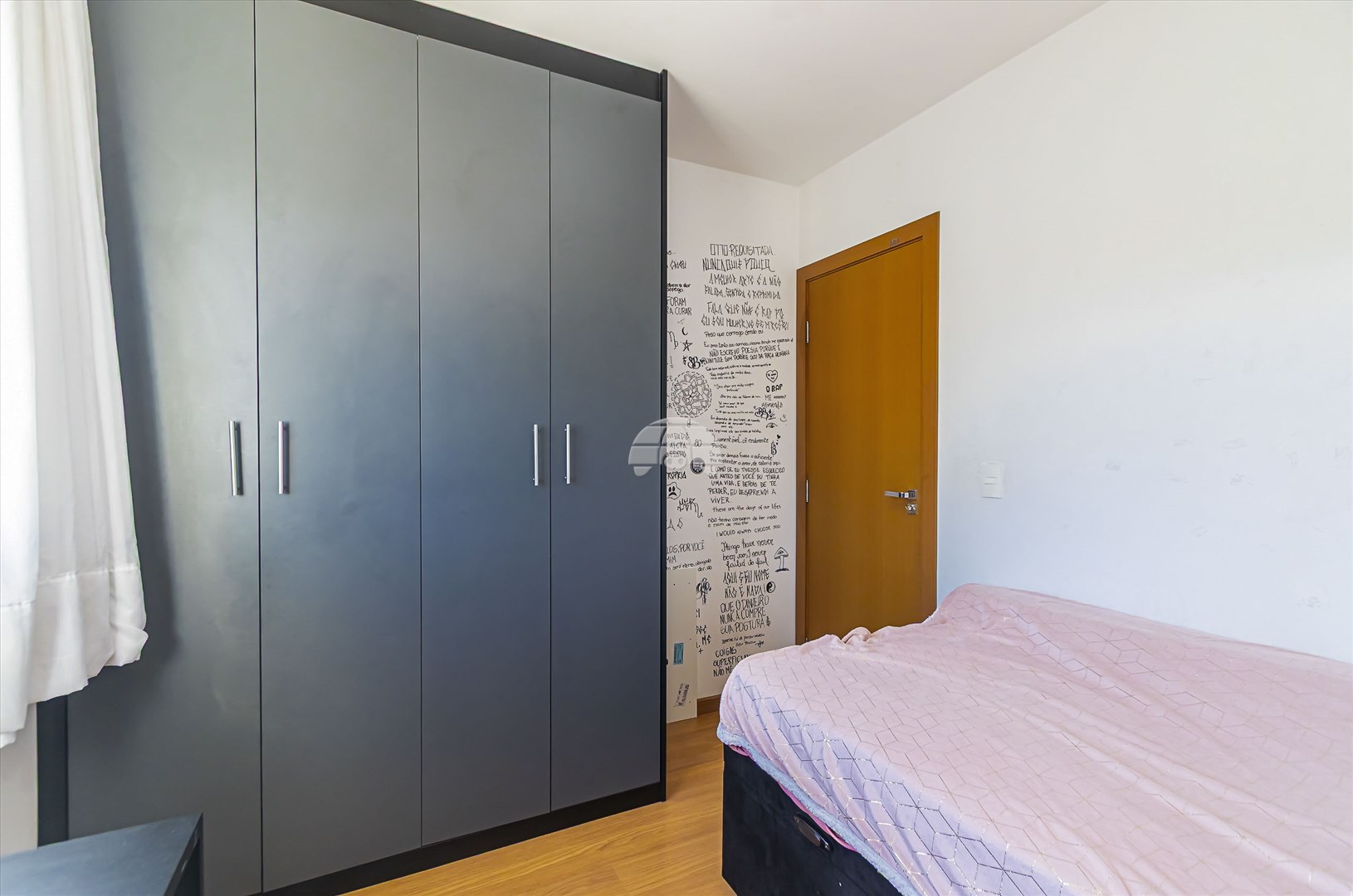 Casa à venda em Sítio Cercado, Curitiba — GOMES CONSULTOR IMOBILIARIO LTDA.