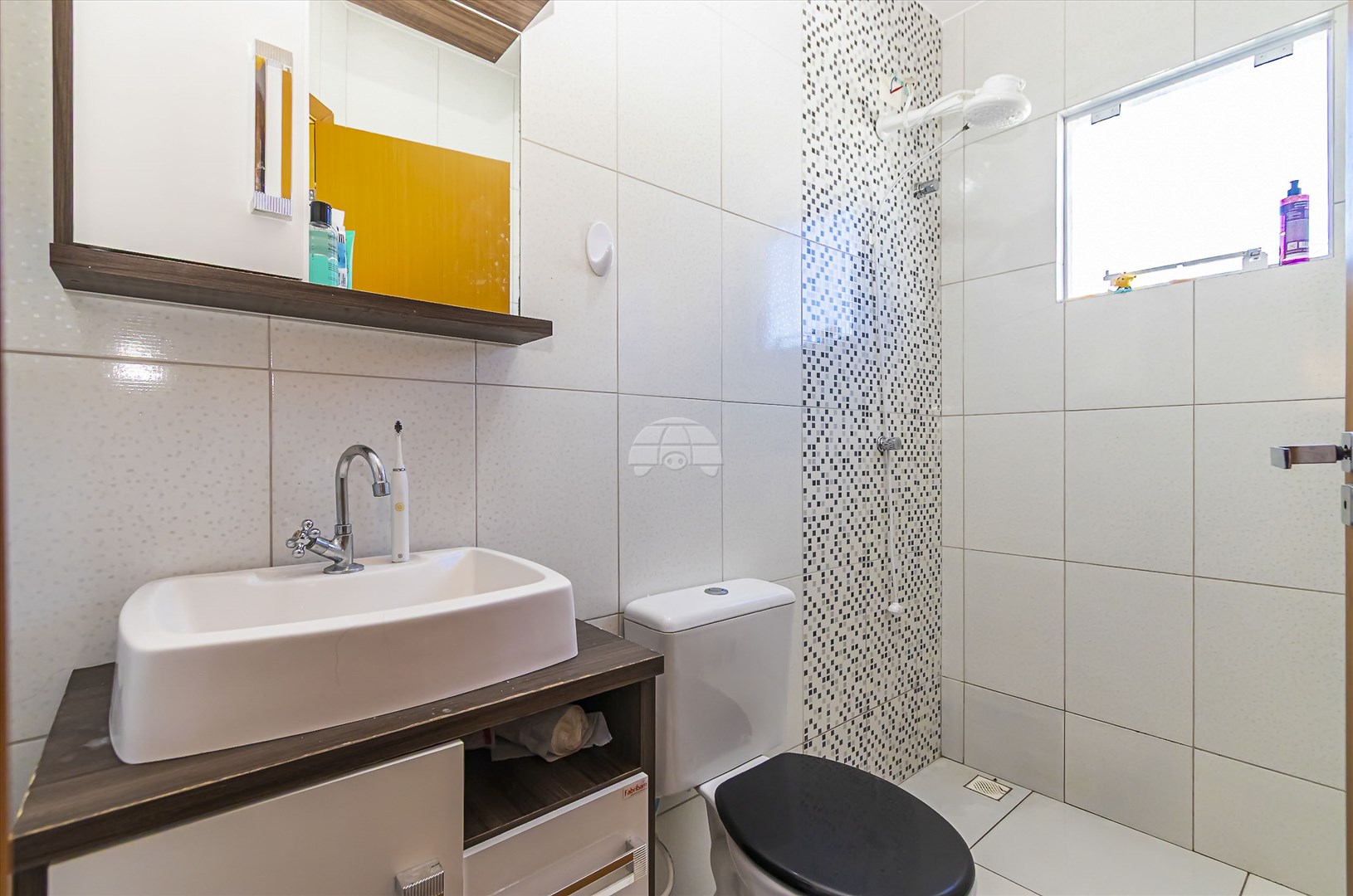 Casa à venda em Sítio Cercado, Curitiba — GOMES CONSULTOR IMOBILIARIO LTDA.