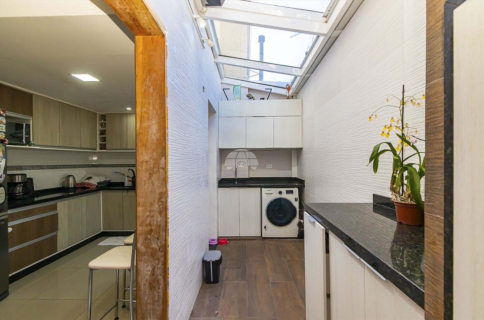 Casa à venda em Sítio Cercado, Curitiba — GOMES CONSULTOR IMOBILIARIO LTDA.