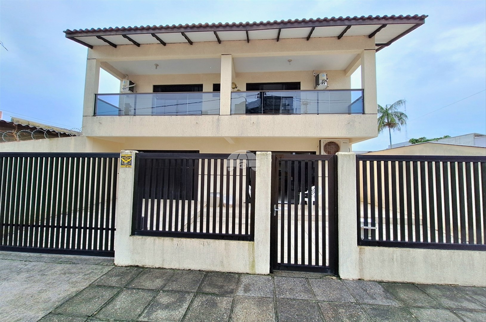 Sobrado à venda em Caioba, Matinhos — Portal Chave Fácil