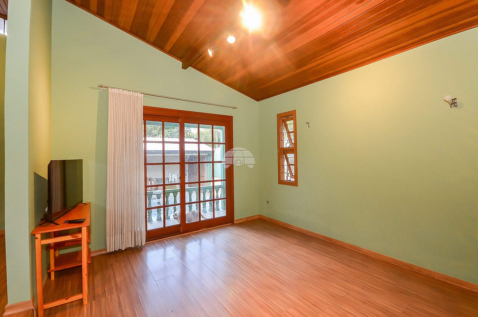 Casa à venda em Tarumã, Curitiba — Portal Chave Fácil