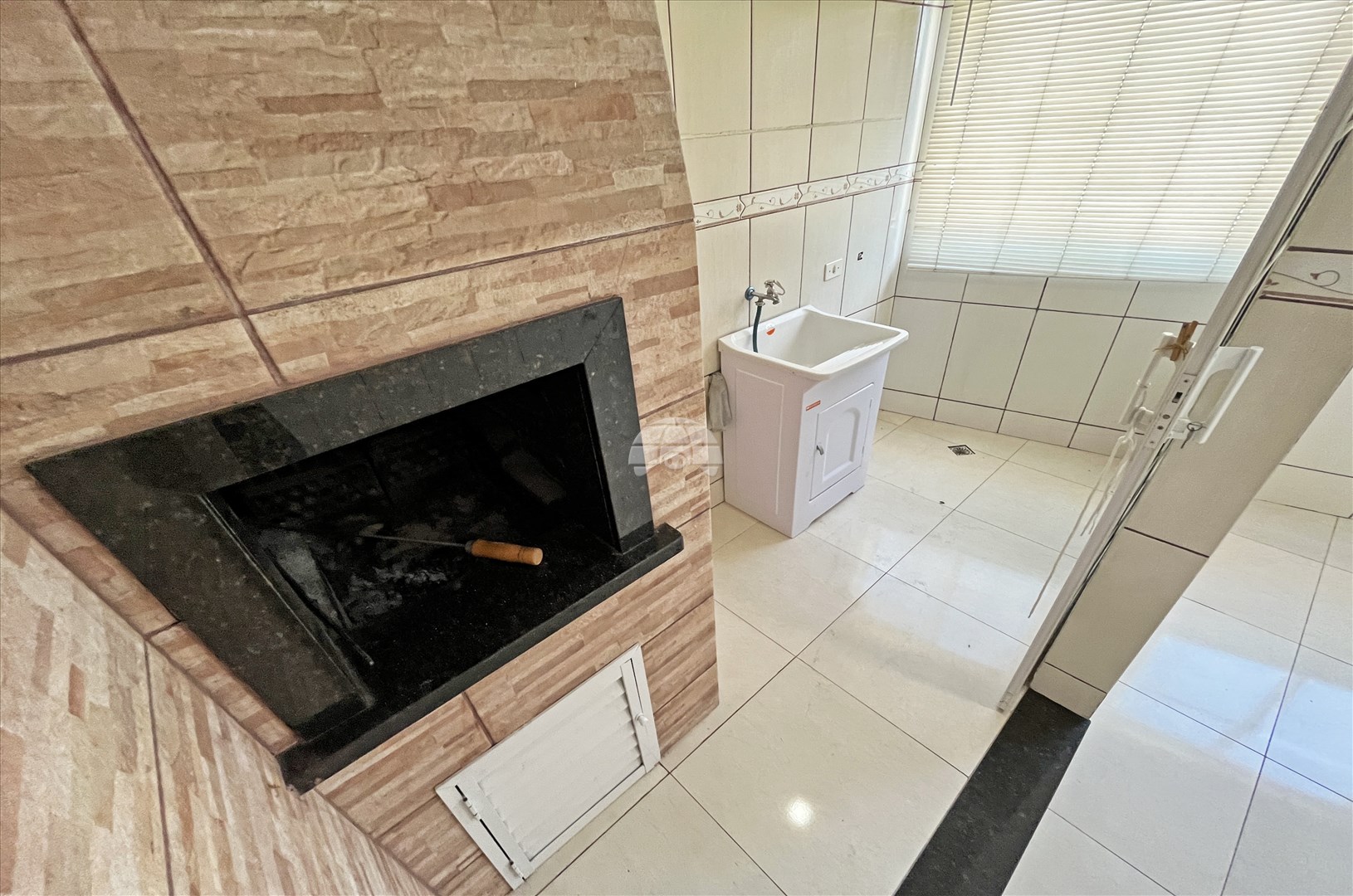Sobrado Comercial para Locação no Bairro Alto Boqueirão ref. 108997 (9 / 10)