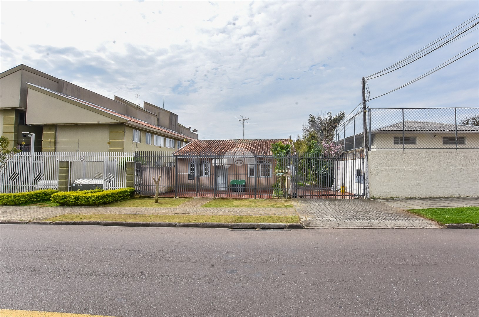 Terreno/Área à venda em Novo Mundo, Curitiba — Portal Chave Fácil
