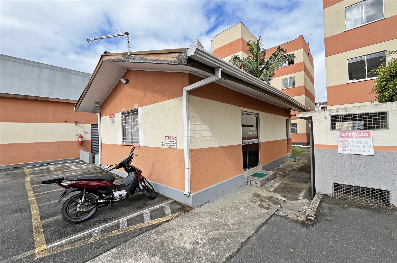 Apartamento para alugar em Sítio Cercado, Curitiba — MAFI ADMINISTRADORA DE IMOVEIS LTDA