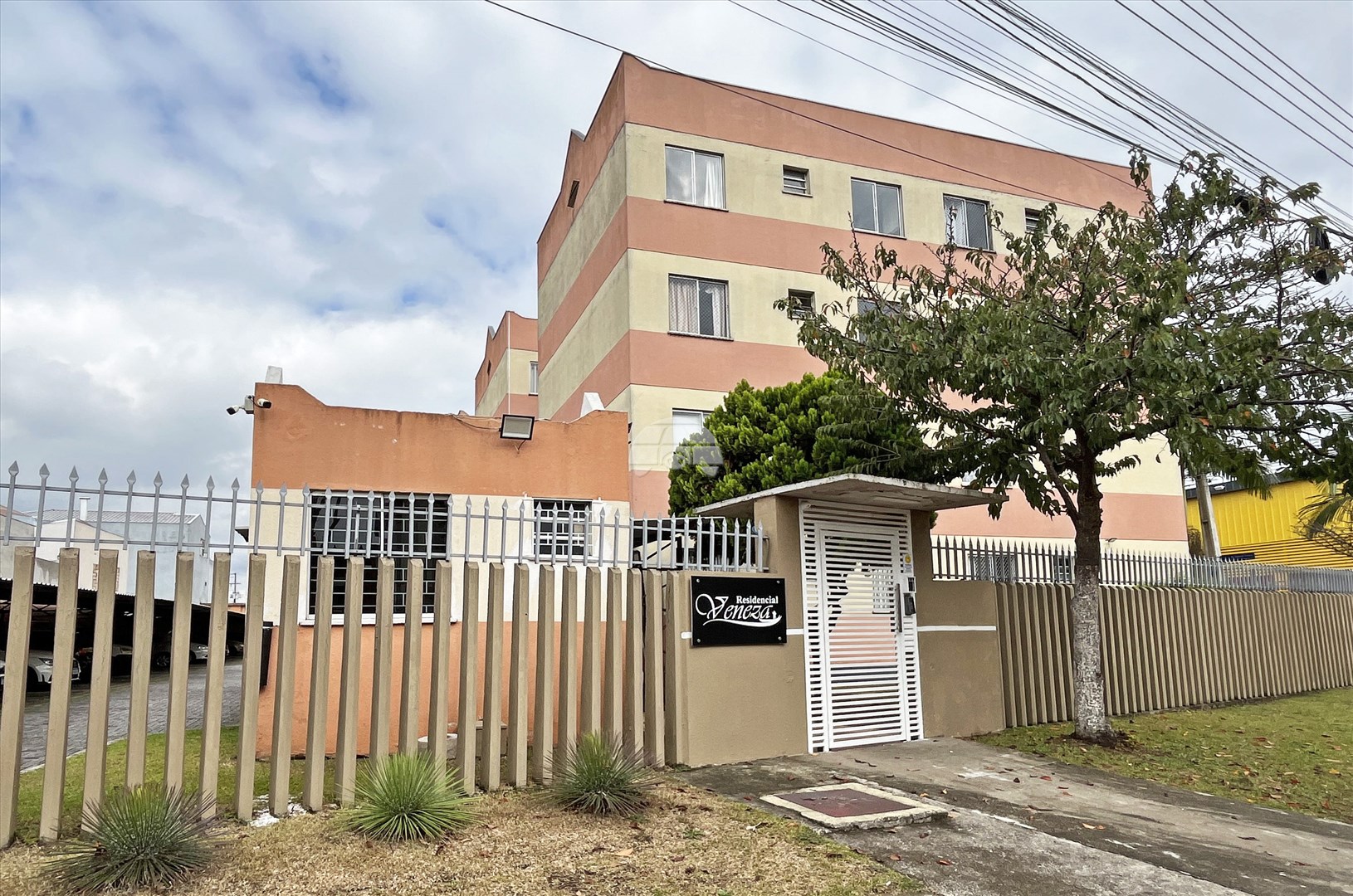 Apartamento para alugar em Sítio Cercado, Curitiba — MAFI ADMINISTRADORA DE IMOVEIS LTDA