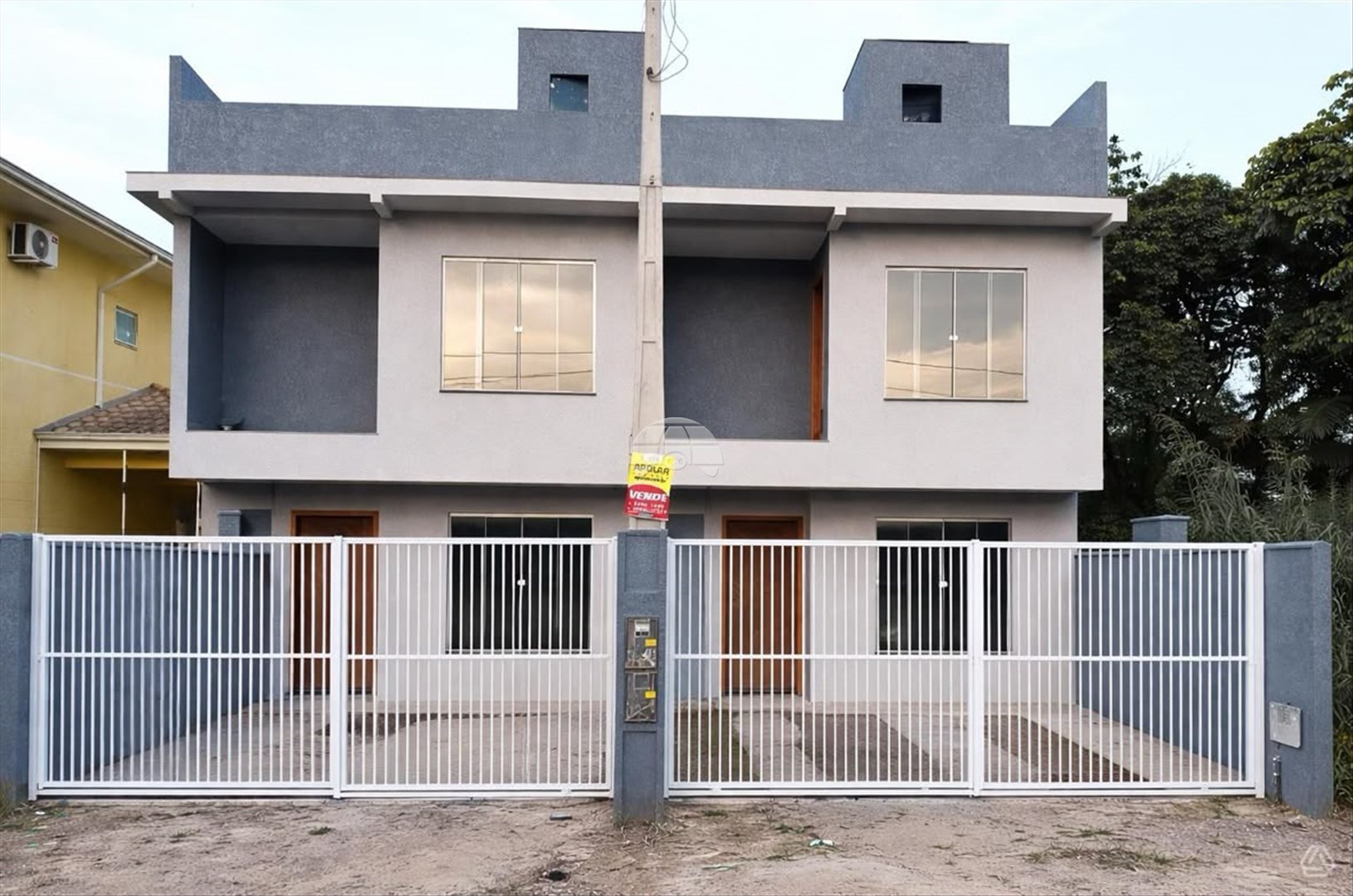 Sobrado à venda em Balneário Cambiju, Itapoá — Portal Chave Fácil