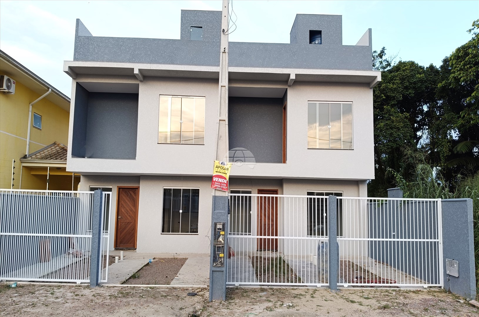 Sobrado à venda em Balneário Cambiju, Itapoá — Portal Chave Fácil