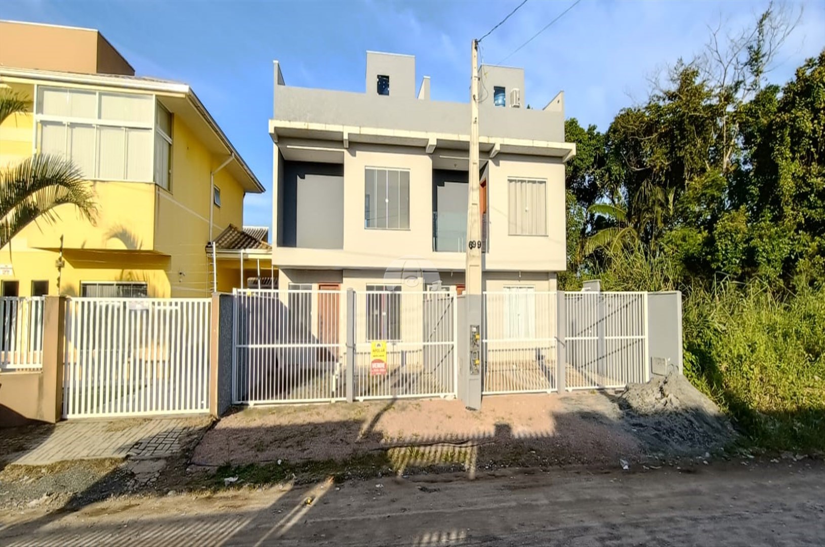 Sobrado à venda em Balneário Cambiju, Itapoá — Portal Chave Fácil