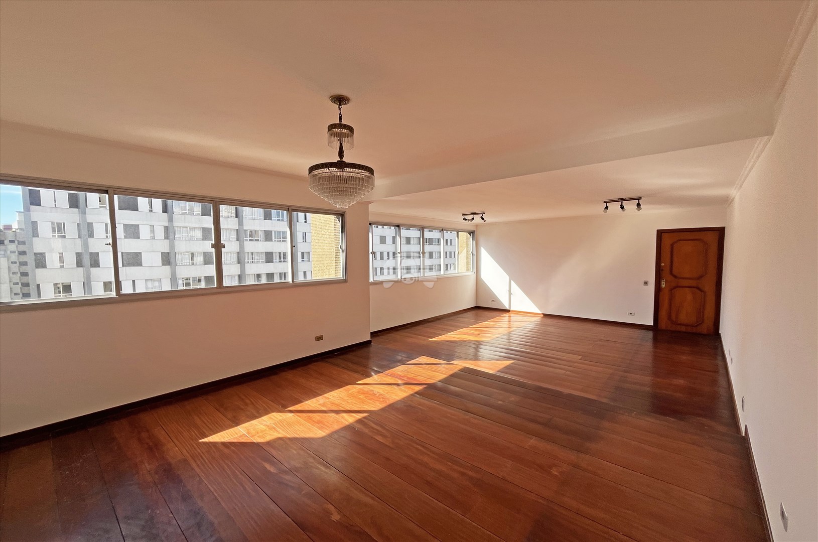Apartamento para alugar em Água Verde, Curitiba — Portal Chave Fácil