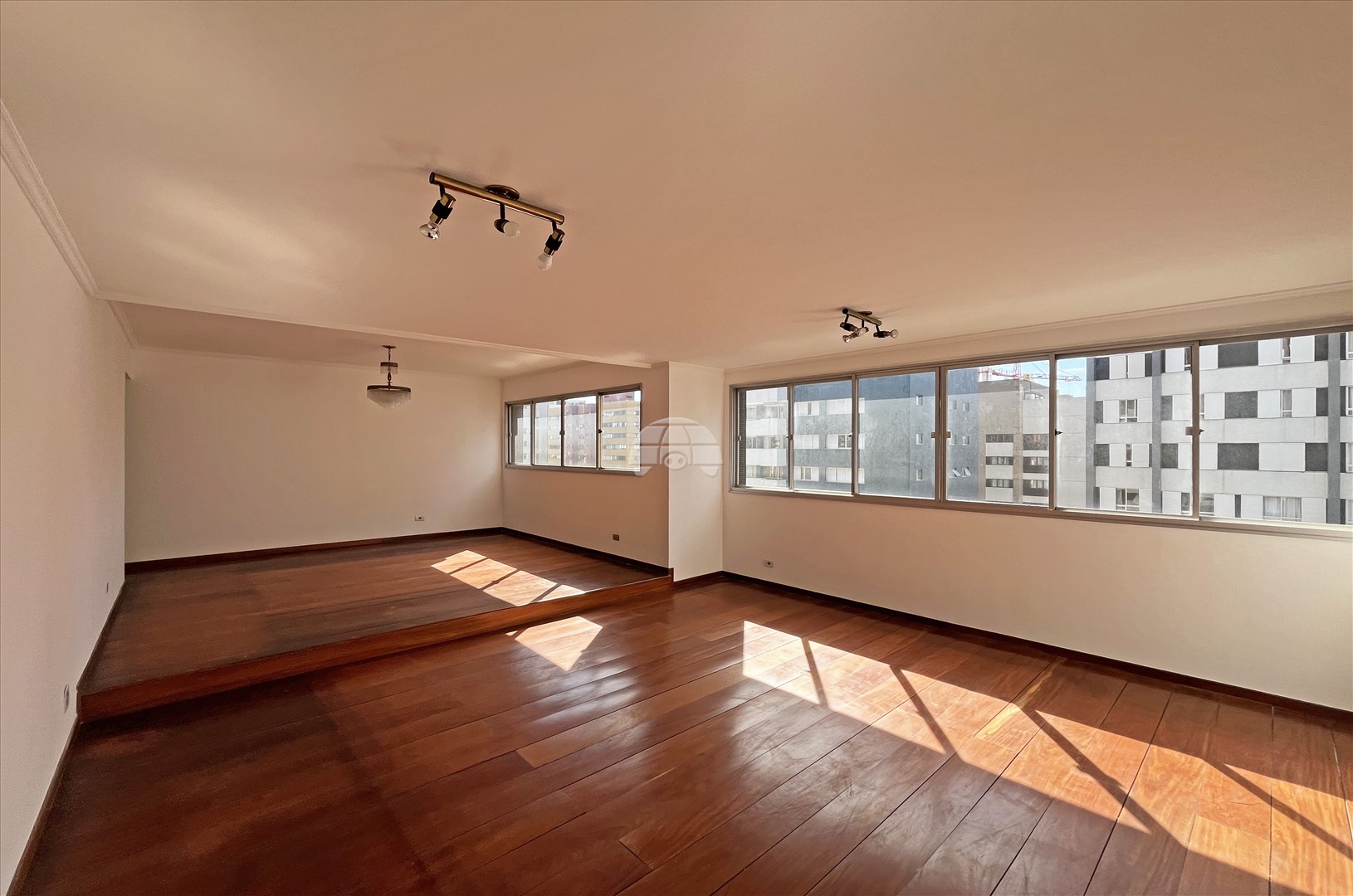Apartamento para alugar em Água Verde, Curitiba — Portal Chave Fácil
