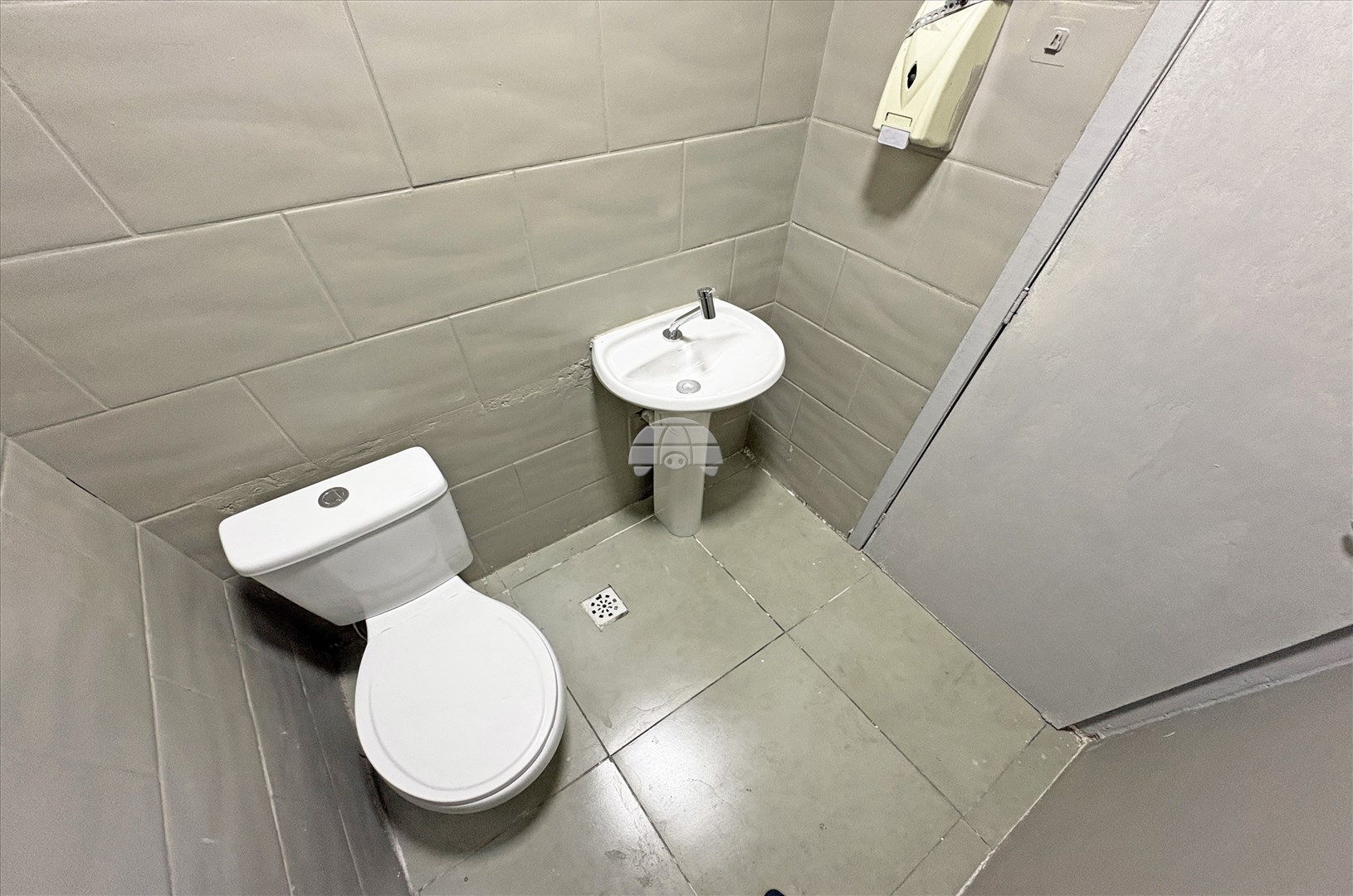 Sala Comercial para Locação no Bairro Centro ref. 109038 (8 / 10)