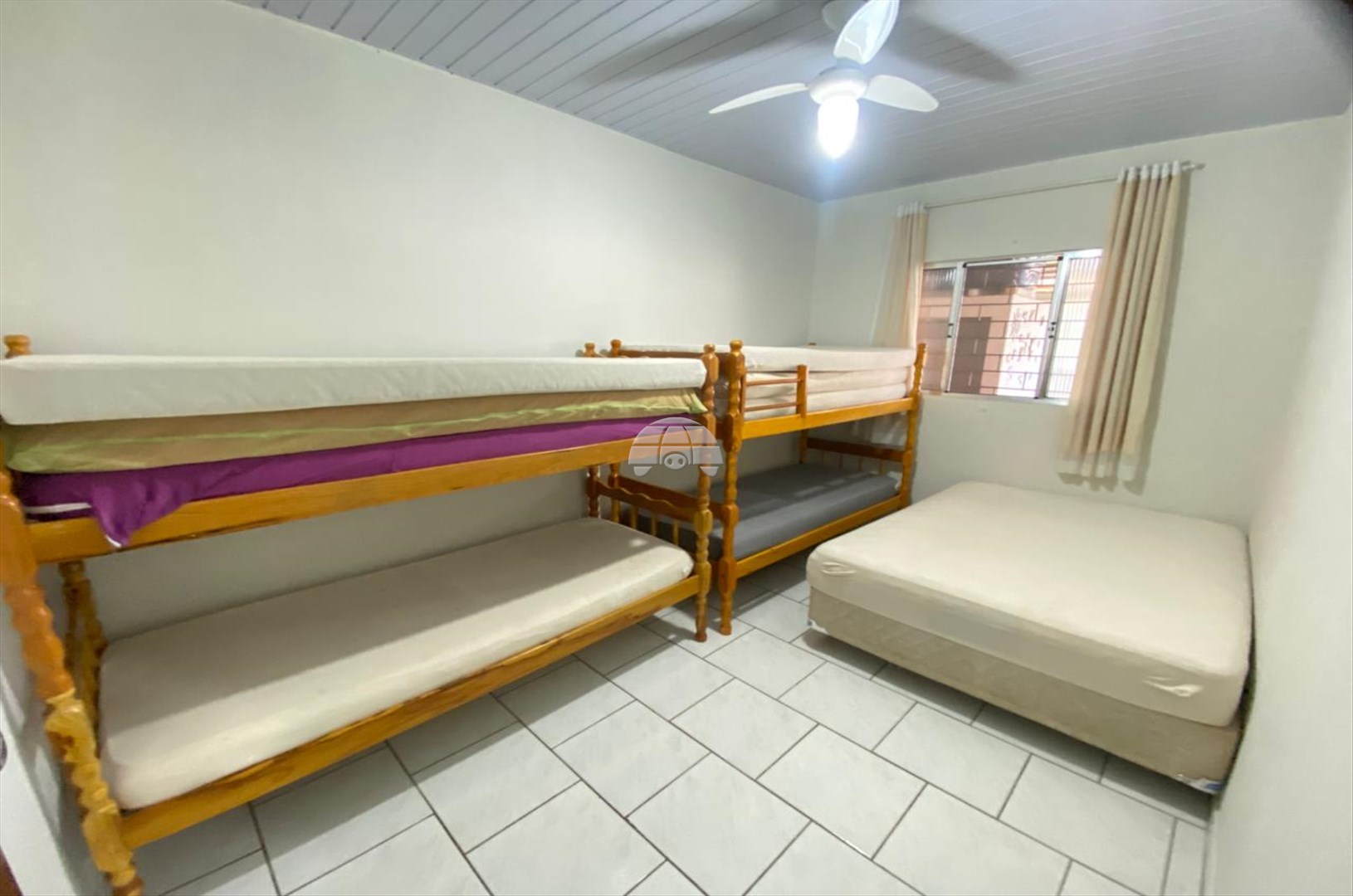 Casa à venda em Ipacarai, Matinhos — Portal Chave Fácil